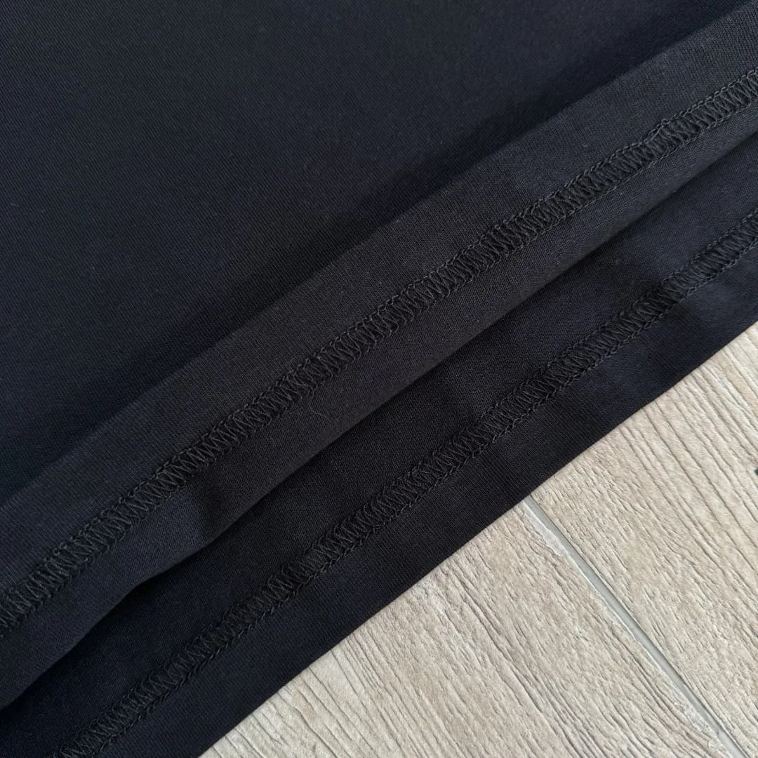 Деталь нижнего подгиба футболки Chrome Hearts