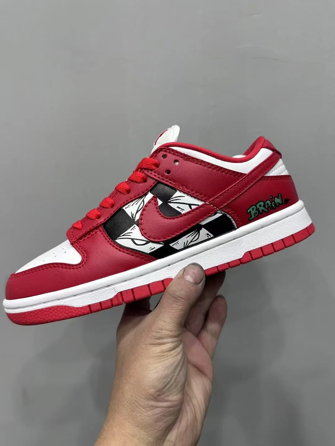 Кожаные кеды Chrome Hearts x Nike Dunk Low Matty Boy, вид сбоку