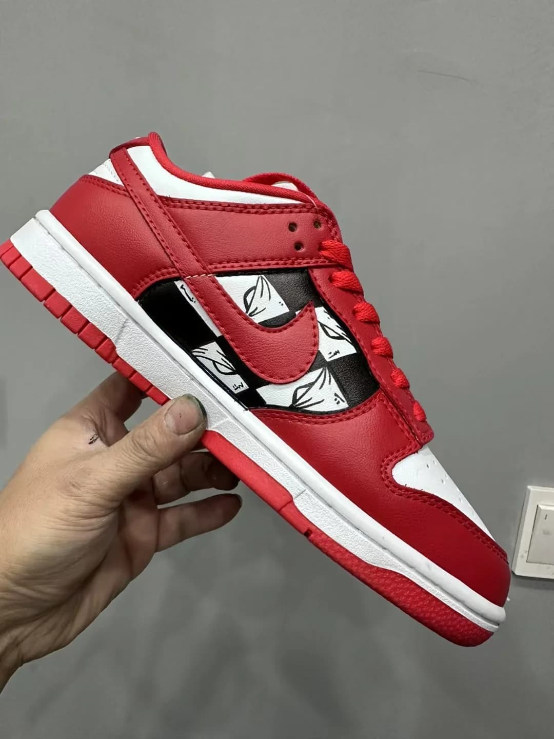 Кеды Chrome Hearts x Nike Dunk Low Matty Boy, вид сбоку