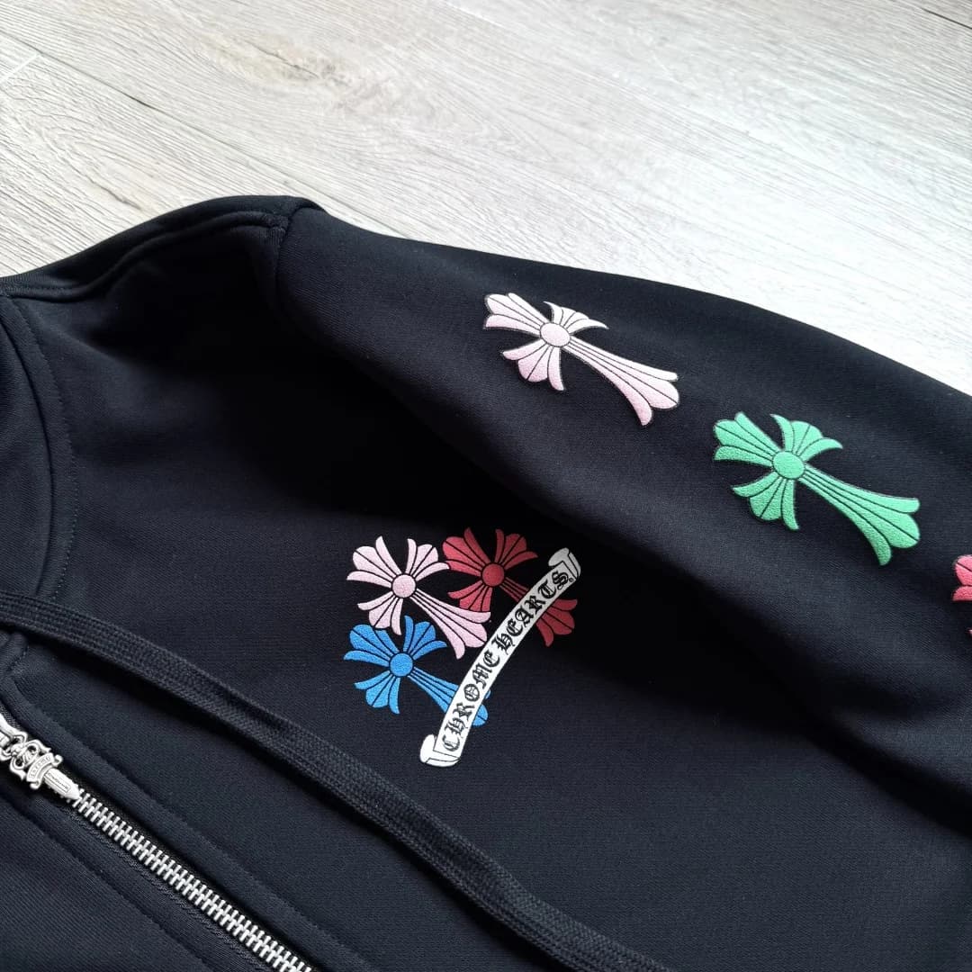 Принт с крестами на груди черного зип-худи Chrome Hearts