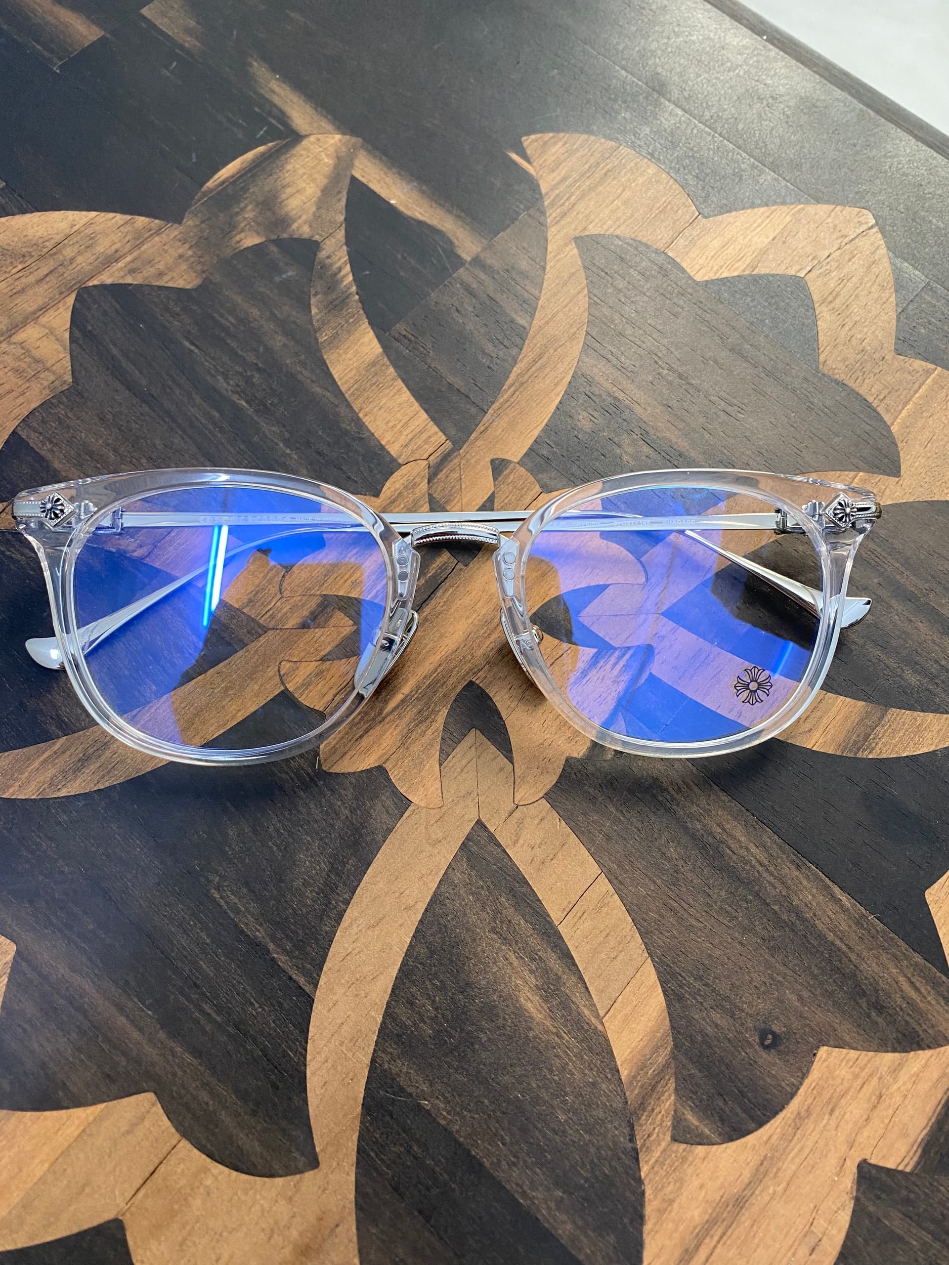 Очки Chrome Hearts SHAGASS в прозрачной оправе с серебристыми деталями, вид спереди