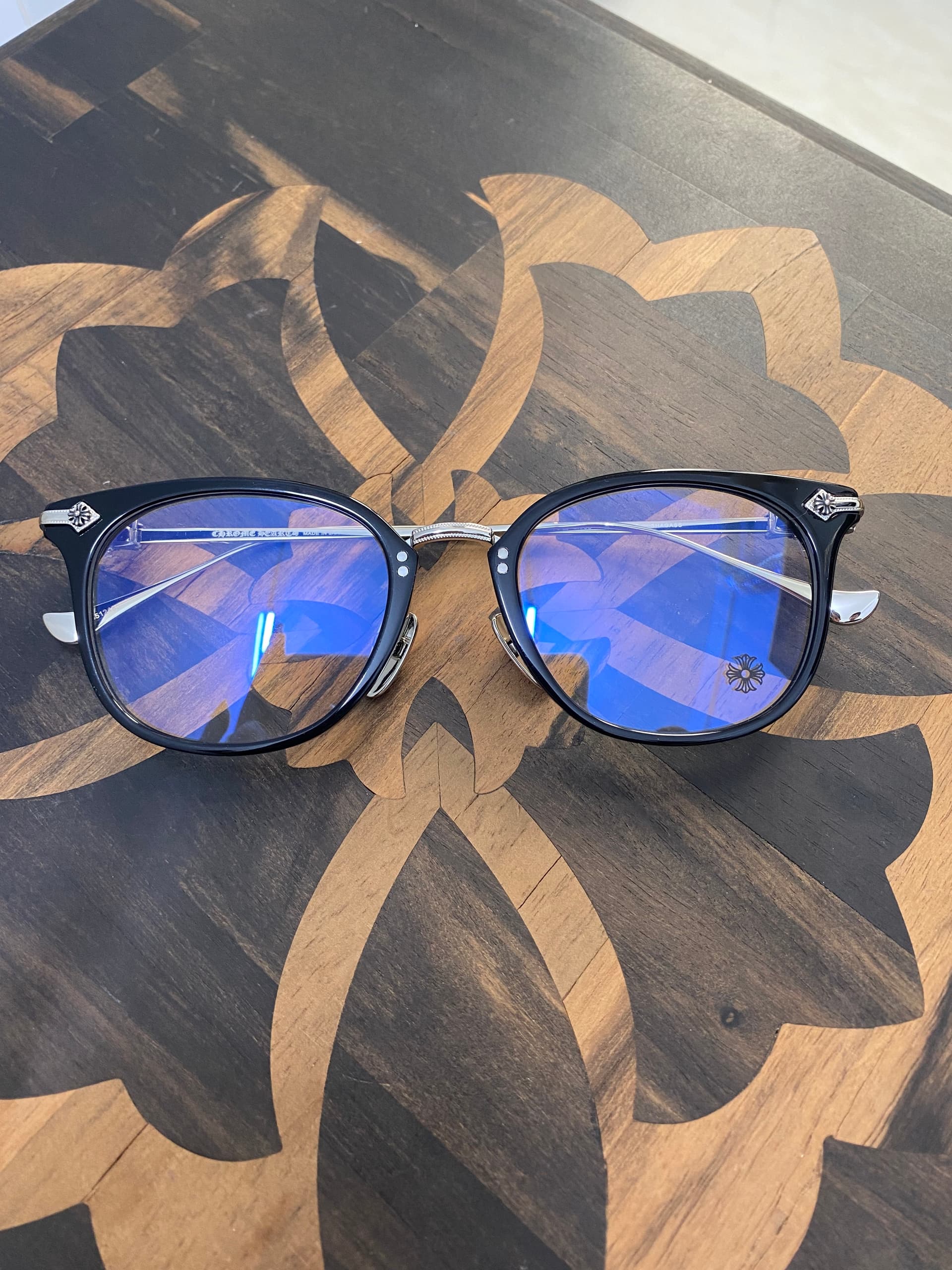 Оправа для очков Chrome Hearts SHAGASS чёрного цвета с серебристыми элементами, вид спереди