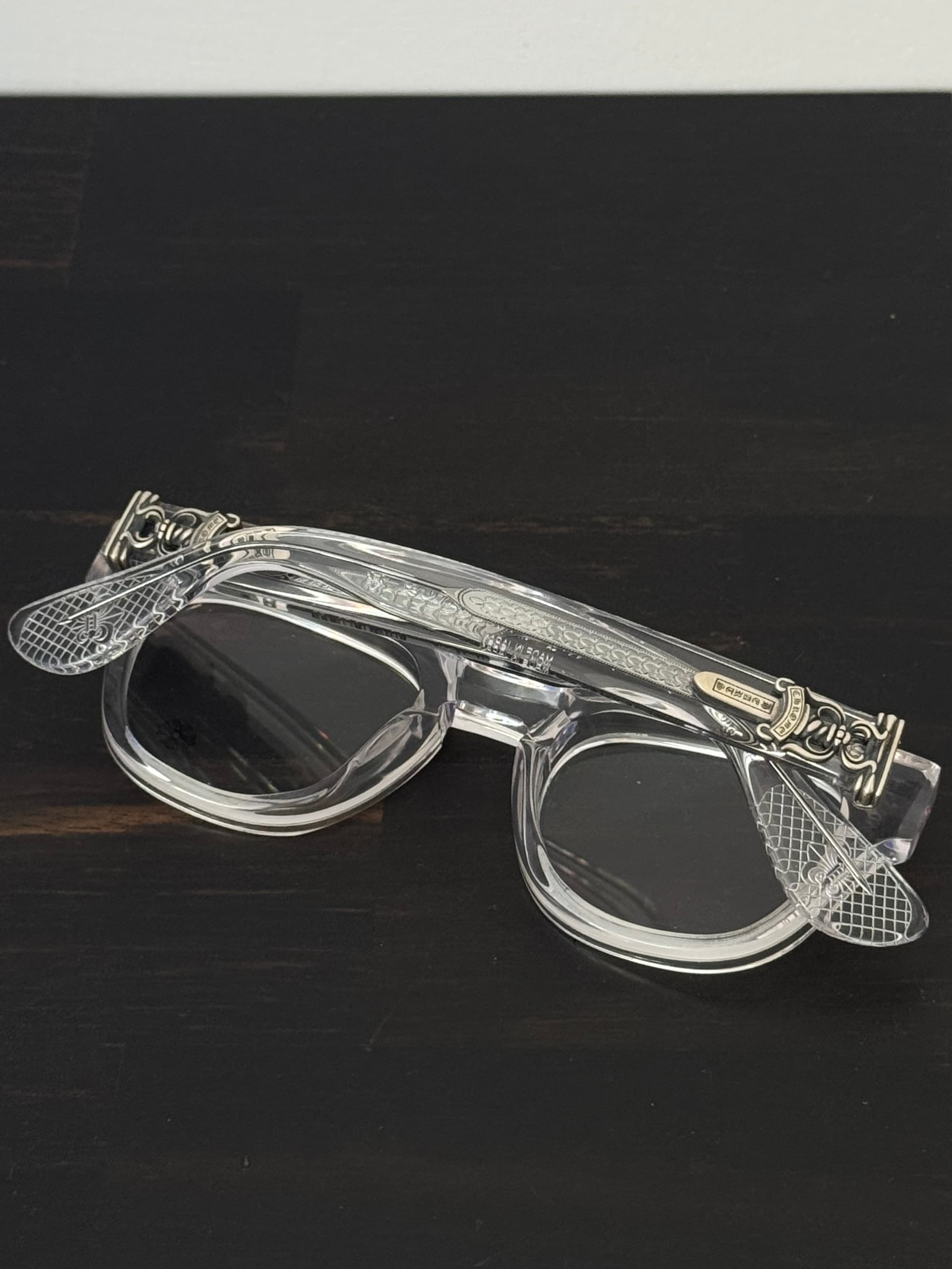 Прозрачные очки Chrome Hearts CUNTVOLUTED, вид сверху со сложенными дужками