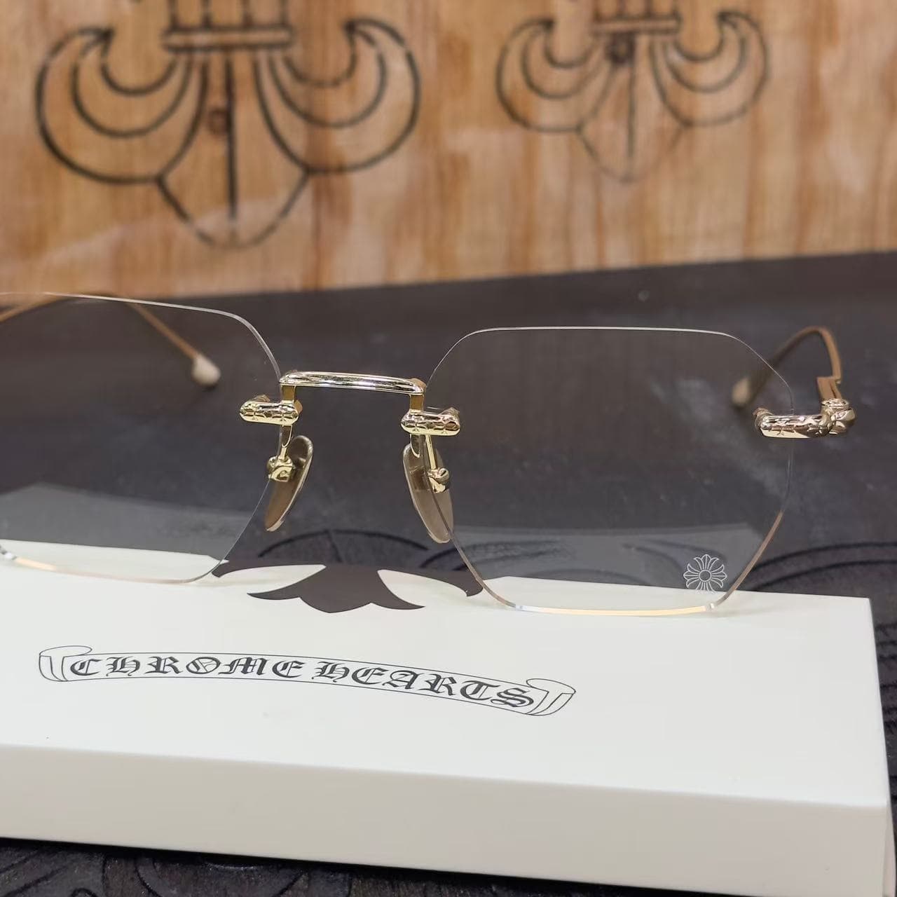 Очки Chrome Hearts HOLE SHOT с прозрачными линзами, вид спереди