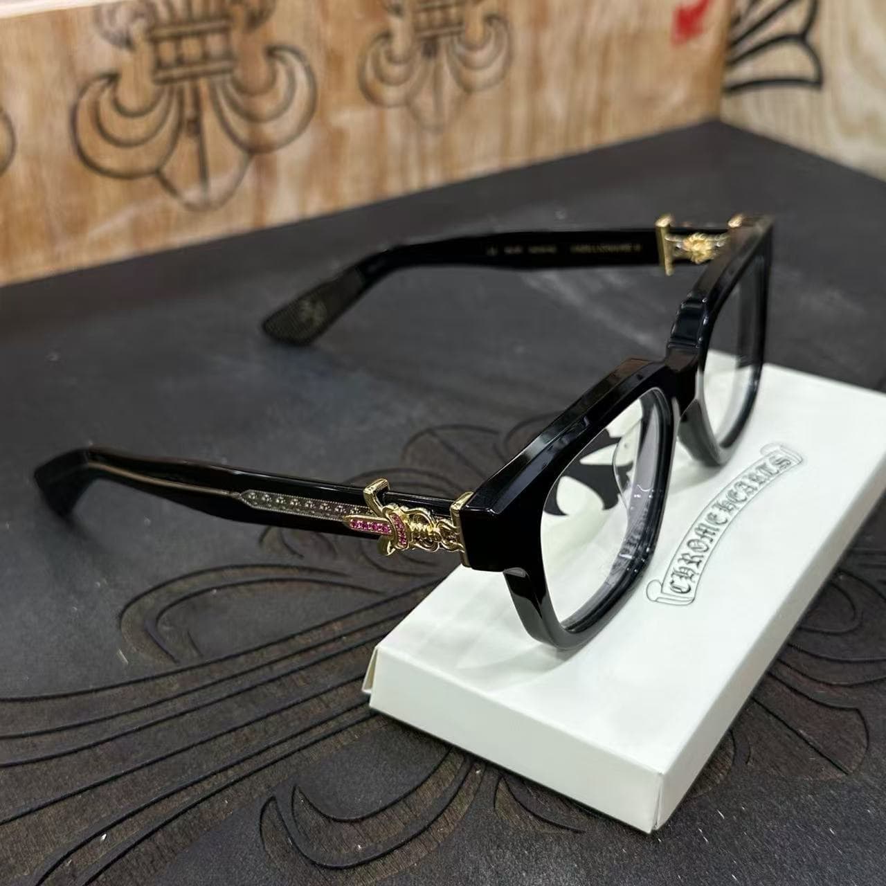 Очки Chrome Hearts VAGILLIONAIRE II, ракурс три четверти