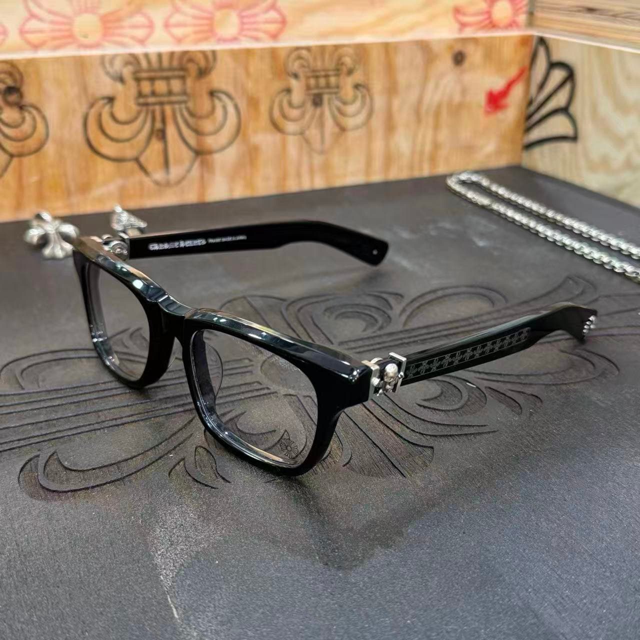 Очки Chrome Hearts FOTI H.T.2 в черной оправе, общий вид в три четверти