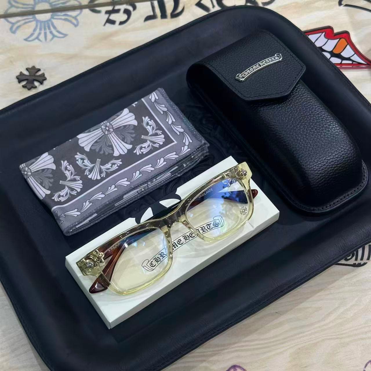 Очки Chrome Hearts VAGILANTE в комплекте с кожаным чехлом и салфеткой