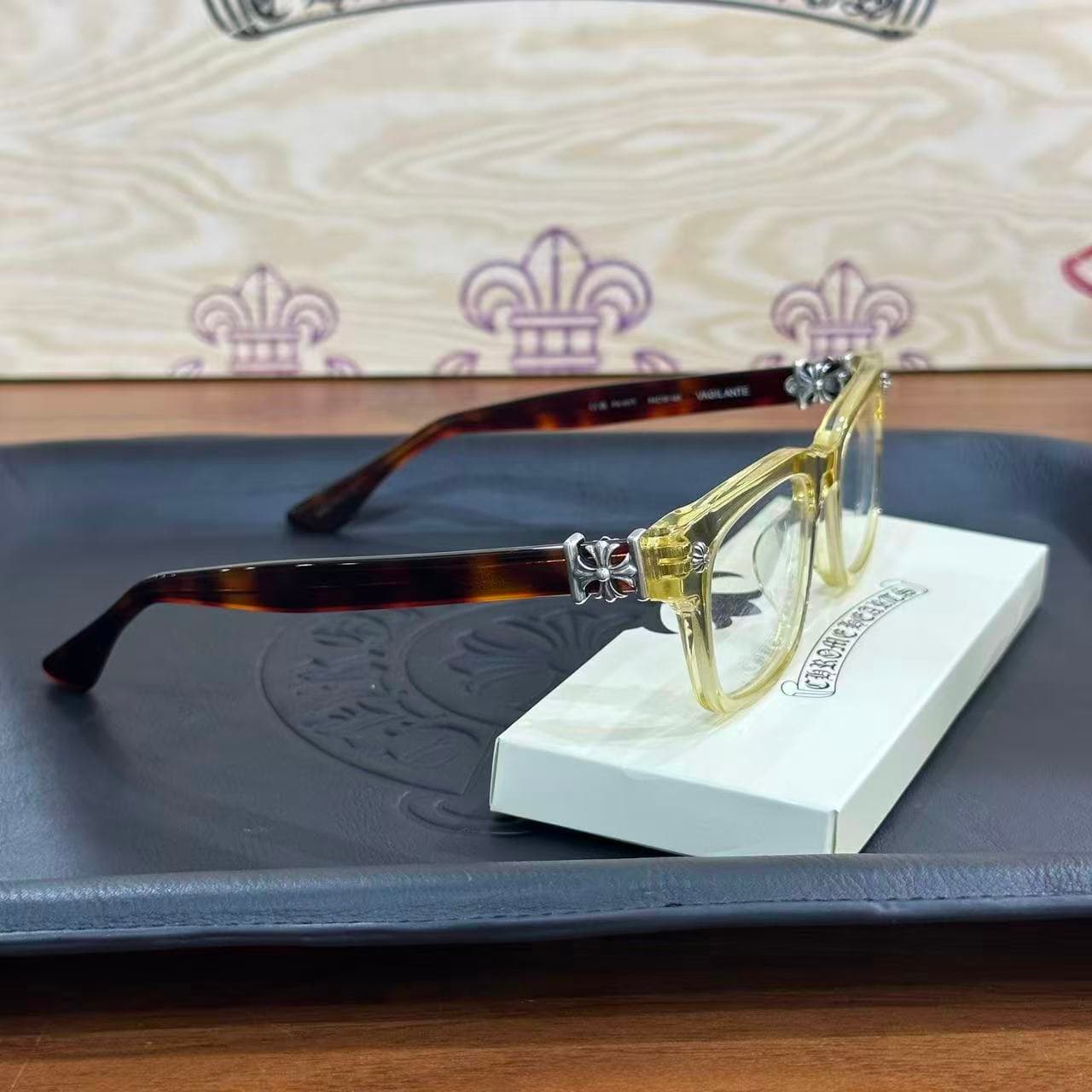 Оправа Chrome Hearts VAGILANTE, вид сбоку