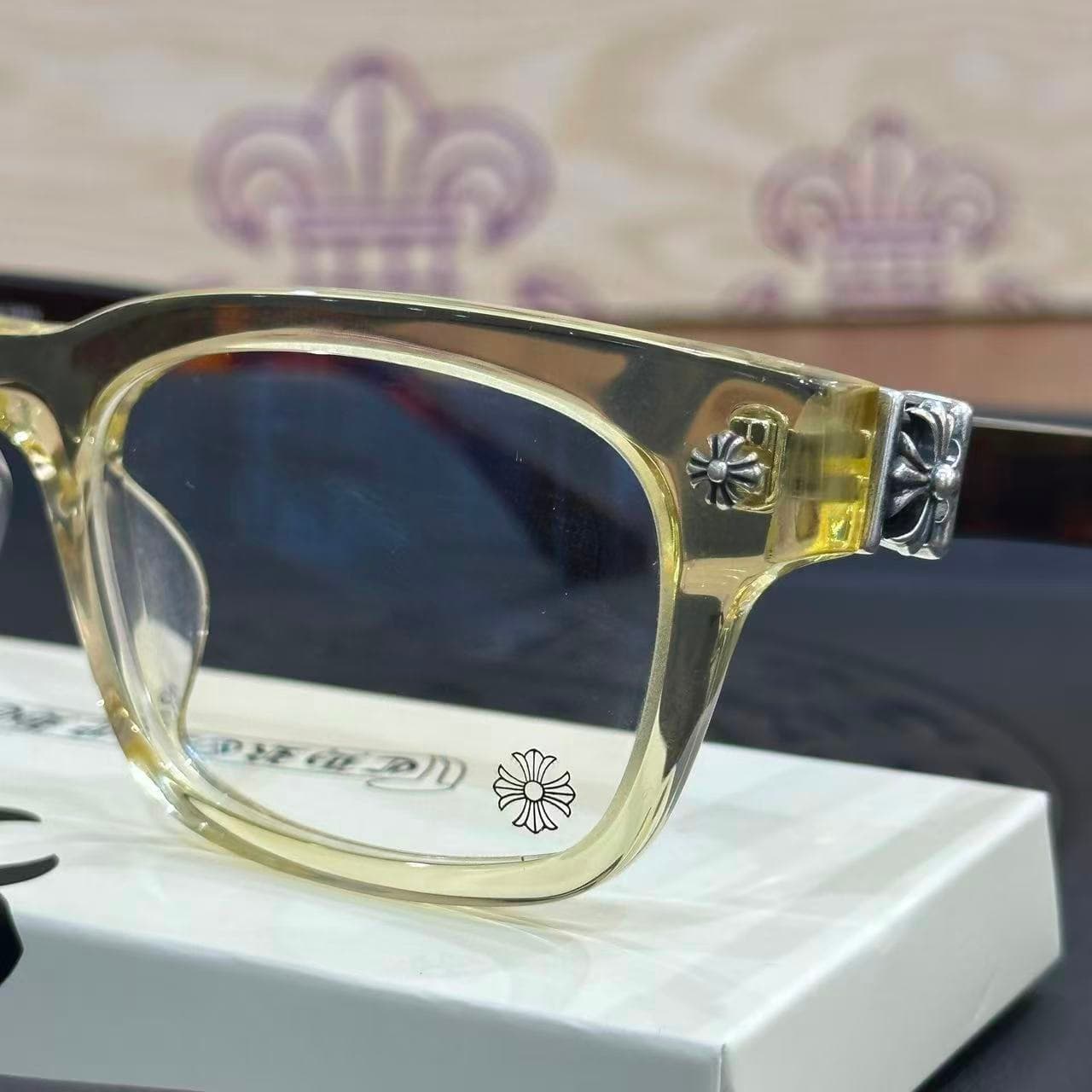 Фронтальная часть оправы Chrome Hearts VAGILANTE с серебряными акцентами
