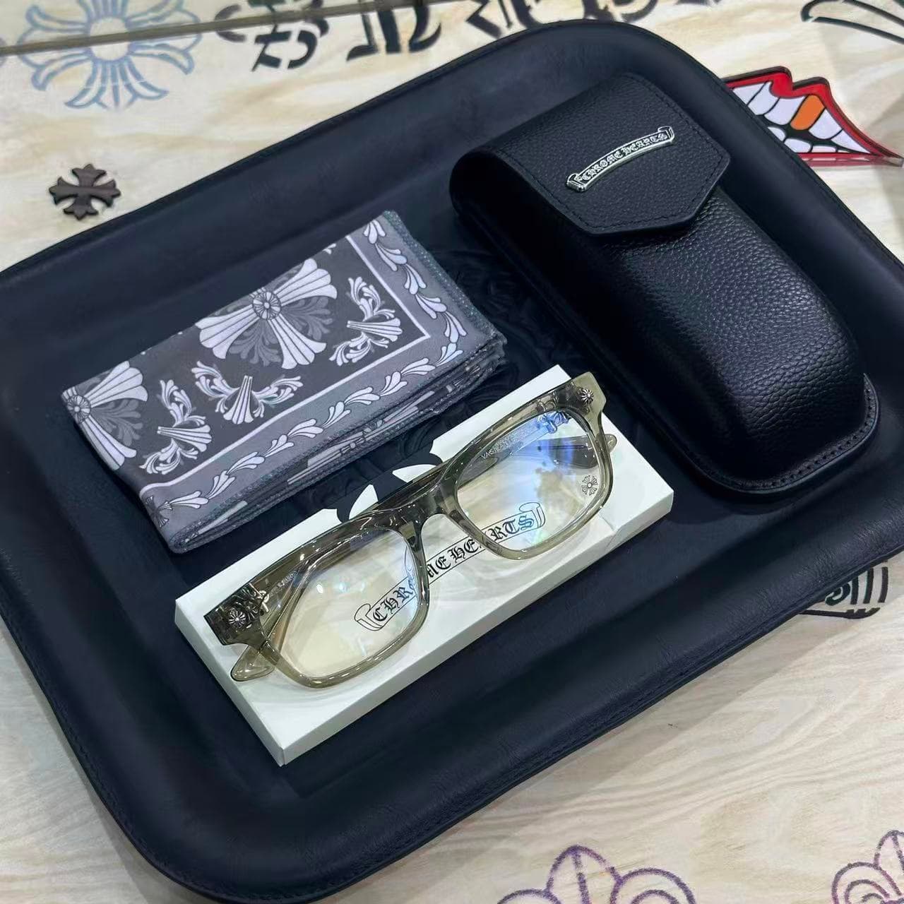 Очки Chrome Hearts VAGILANTE зелёного цвета в комплекте с футляром и салфеткой