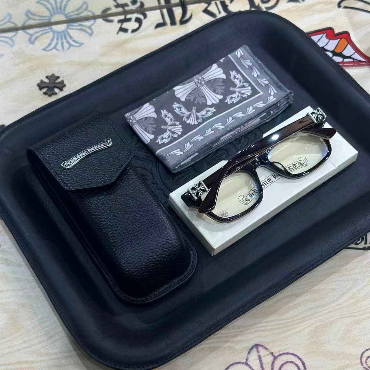 Комплект очков Chrome Hearts VAGILANTE с кожаным чехлом и фирменной салфеткой