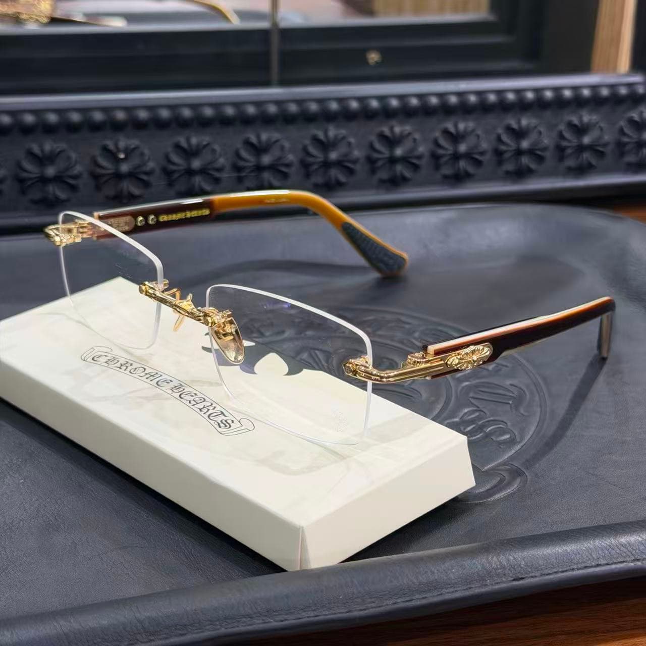 Безободковые очки Chrome Hearts DEEP II в шоколадно-золотом цвете