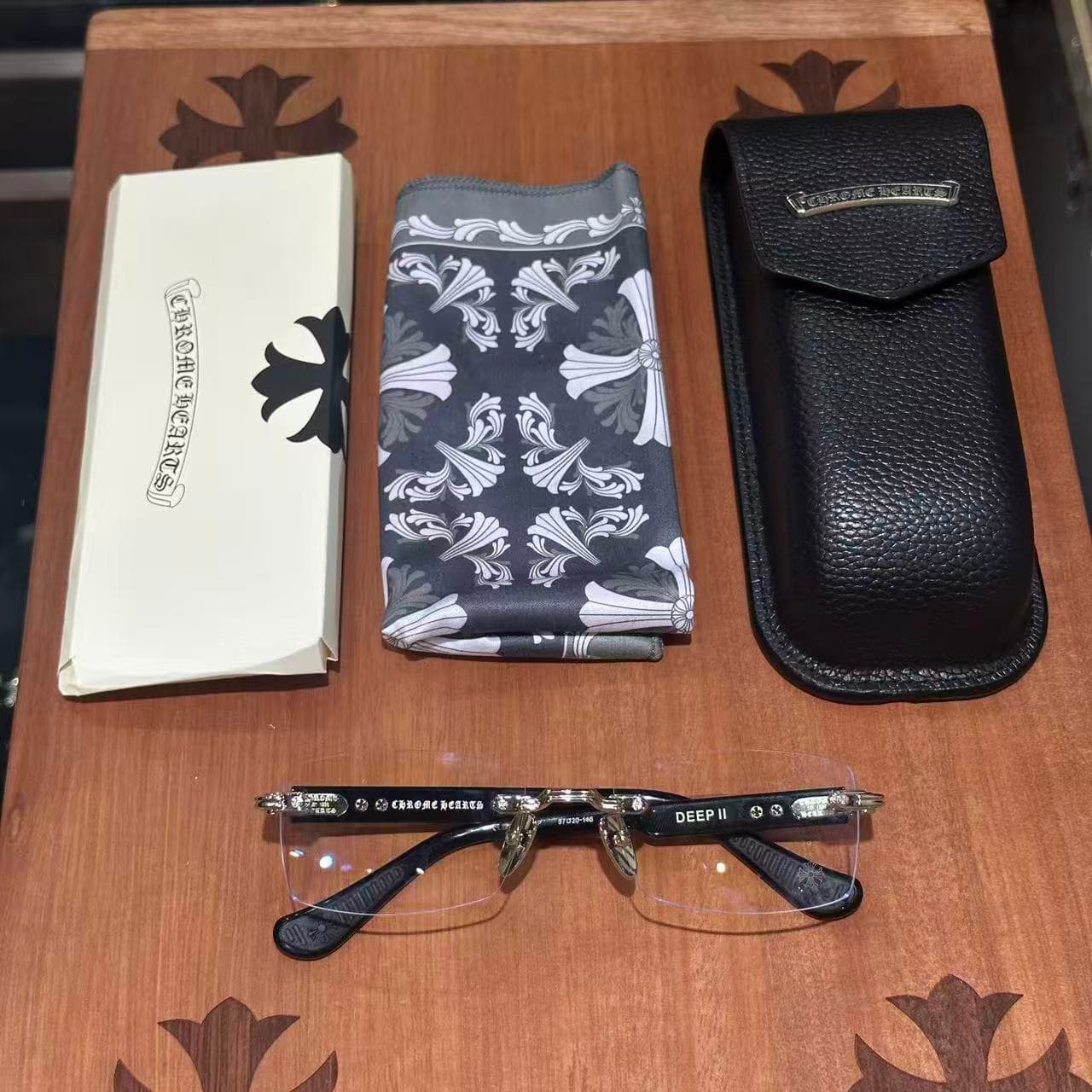 Комплект очков Chrome Hearts DEEP II с кожаным футляром и салфеткой с паттерном