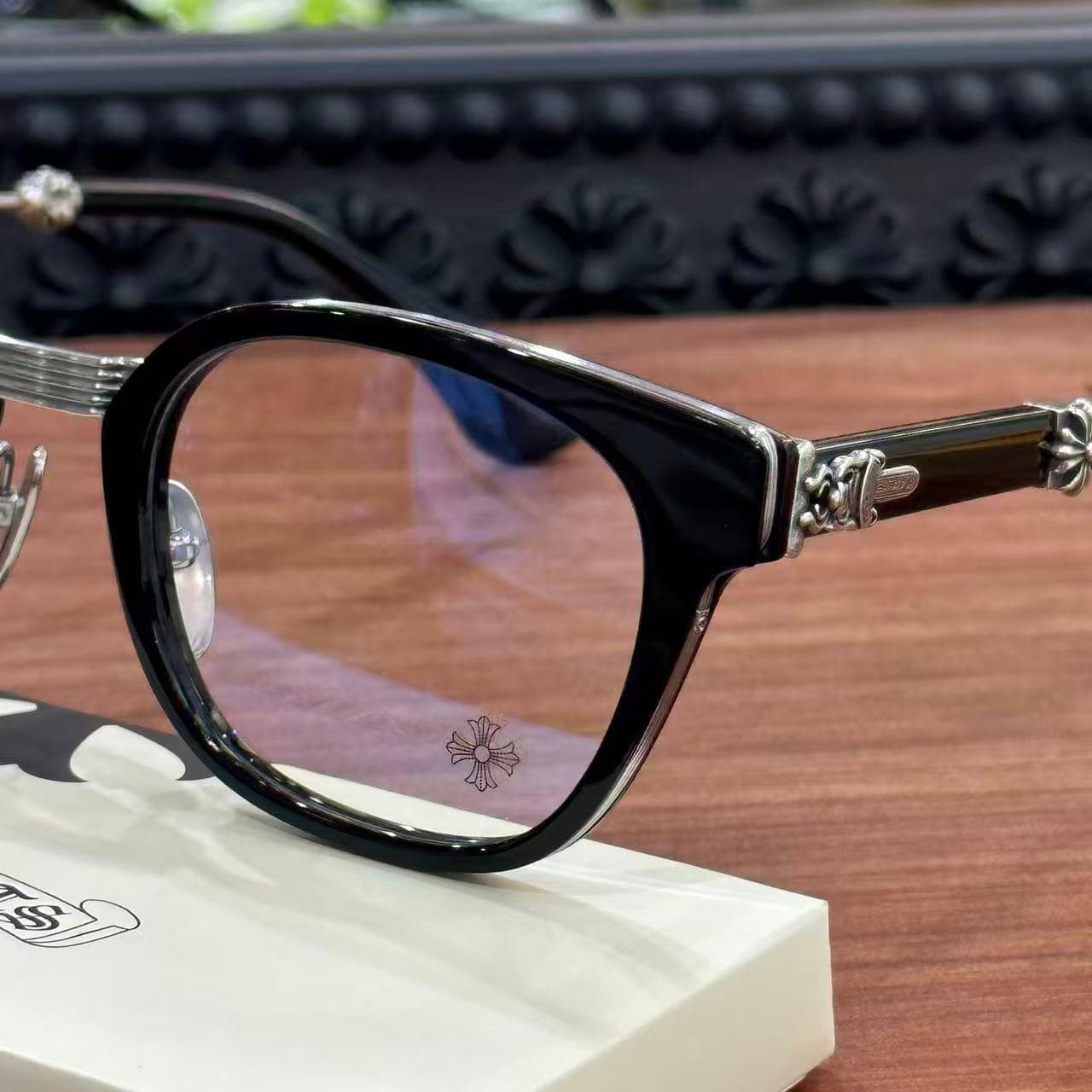 Оправа и линза с лазерной гравировкой очков Chrome Hearts DUCK BUTTER