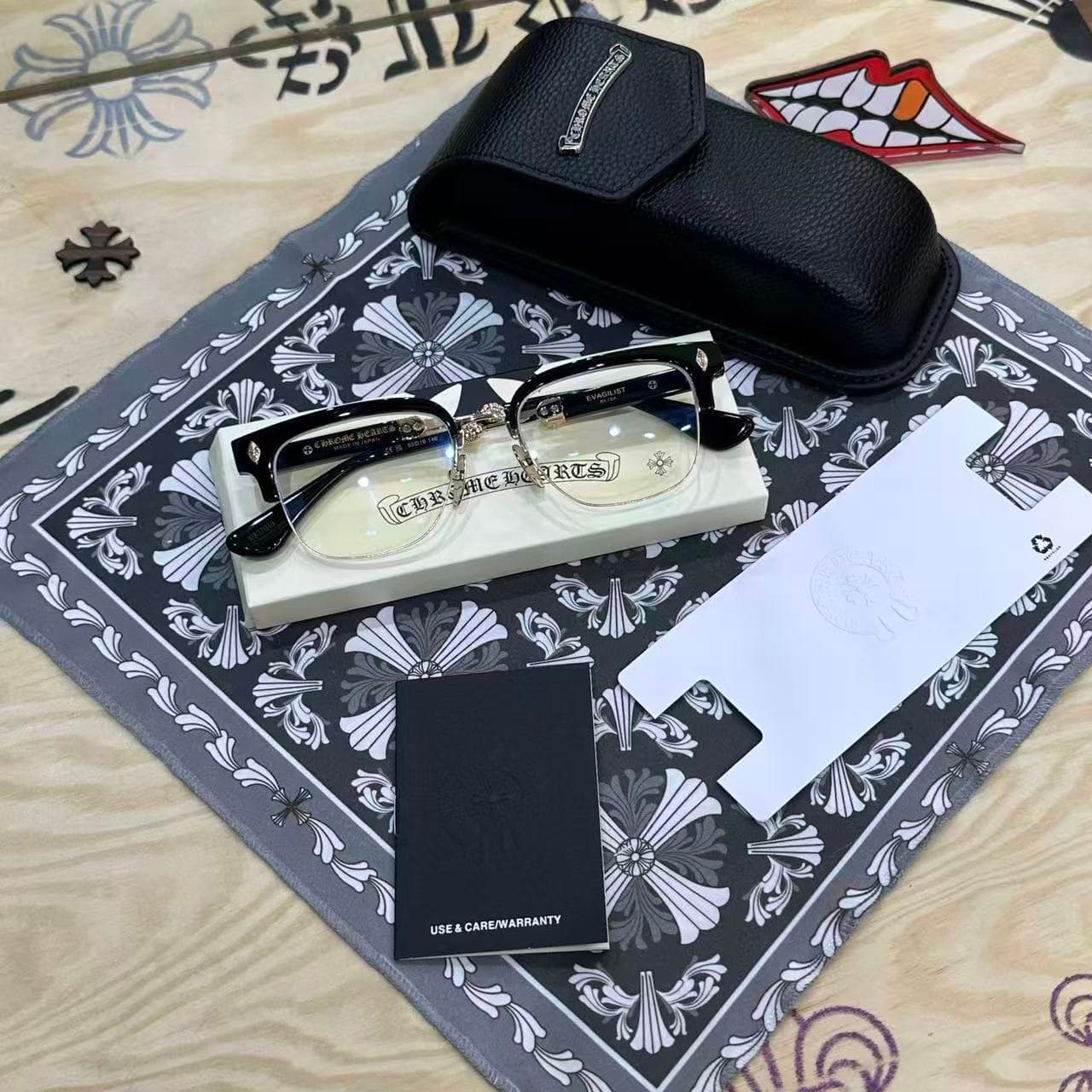 Комплект очков Chrome Hearts EVAGILIST с кожаным чехлом и салфеткой