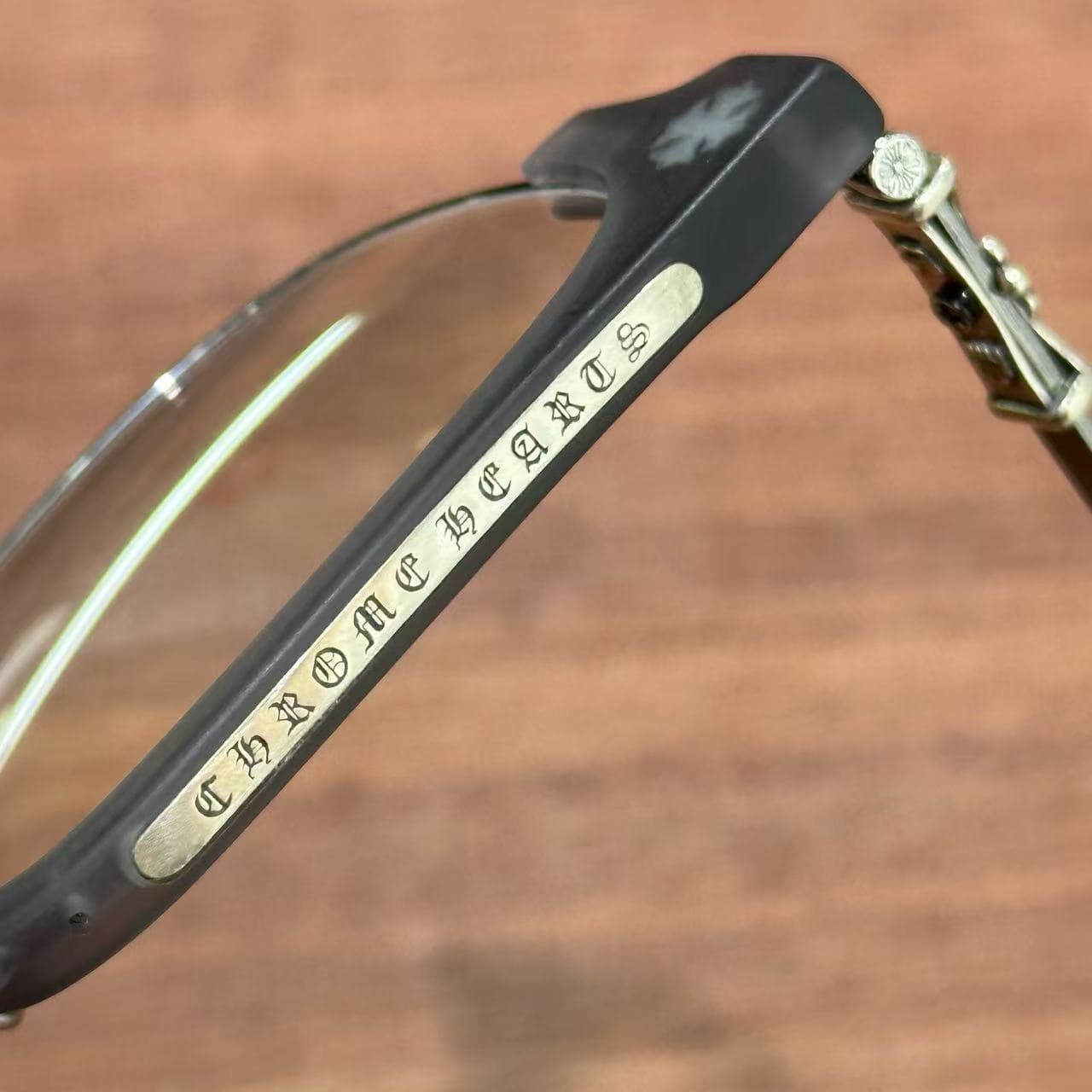 Верхняя планка оправы с металлической накладкой Chrome Hearts