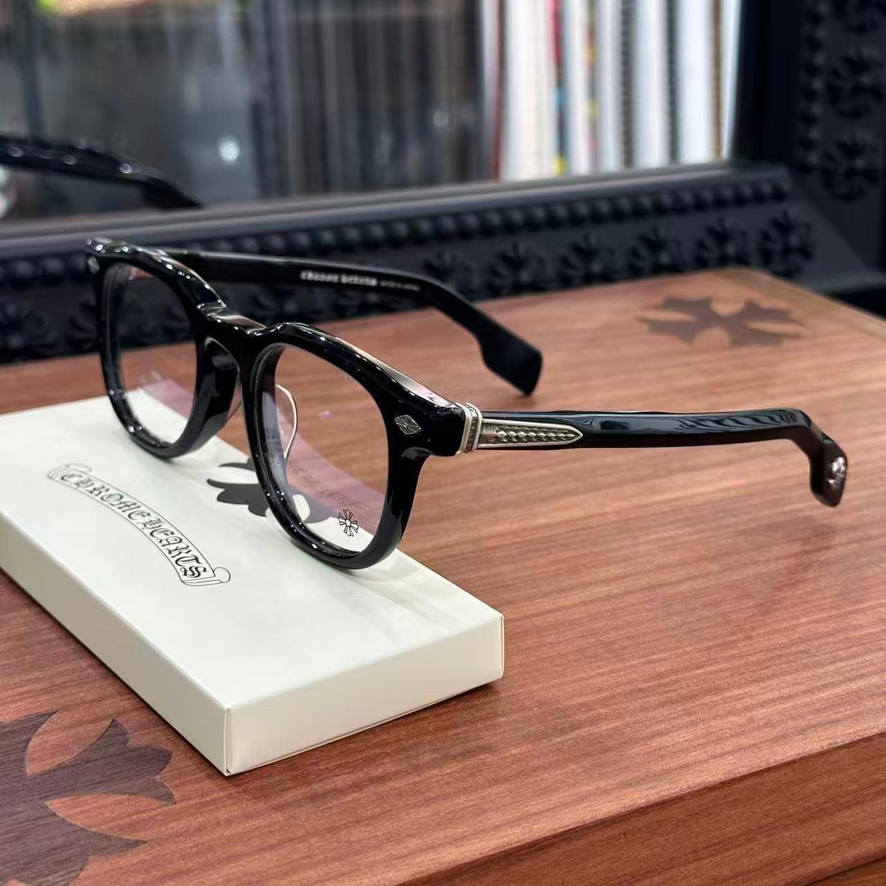 Очки Chrome Hearts CHIRP CHIRP, вид сбоку в три четверти