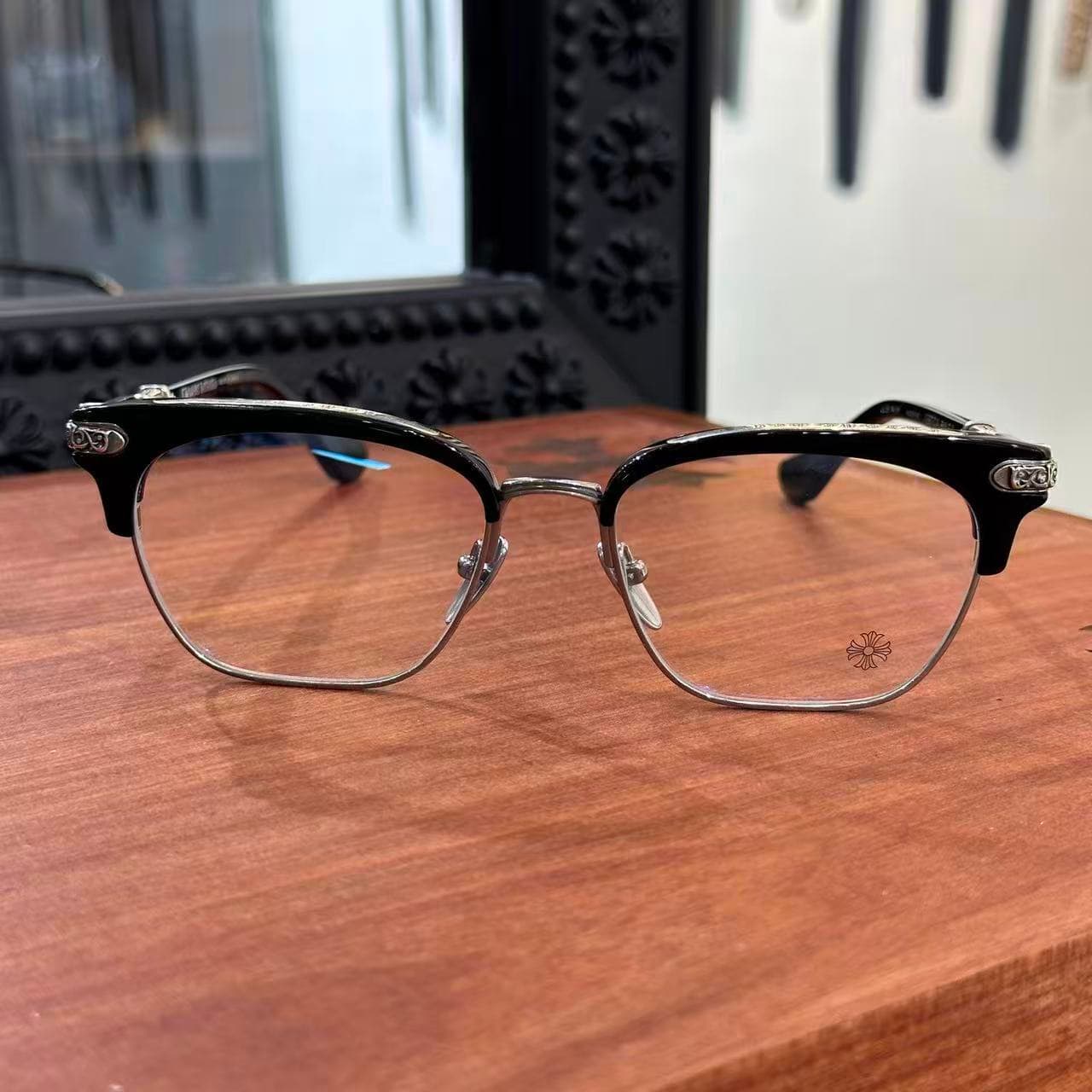 Оправа Chrome Hearts VERTICAL SMILE II, вид спереди