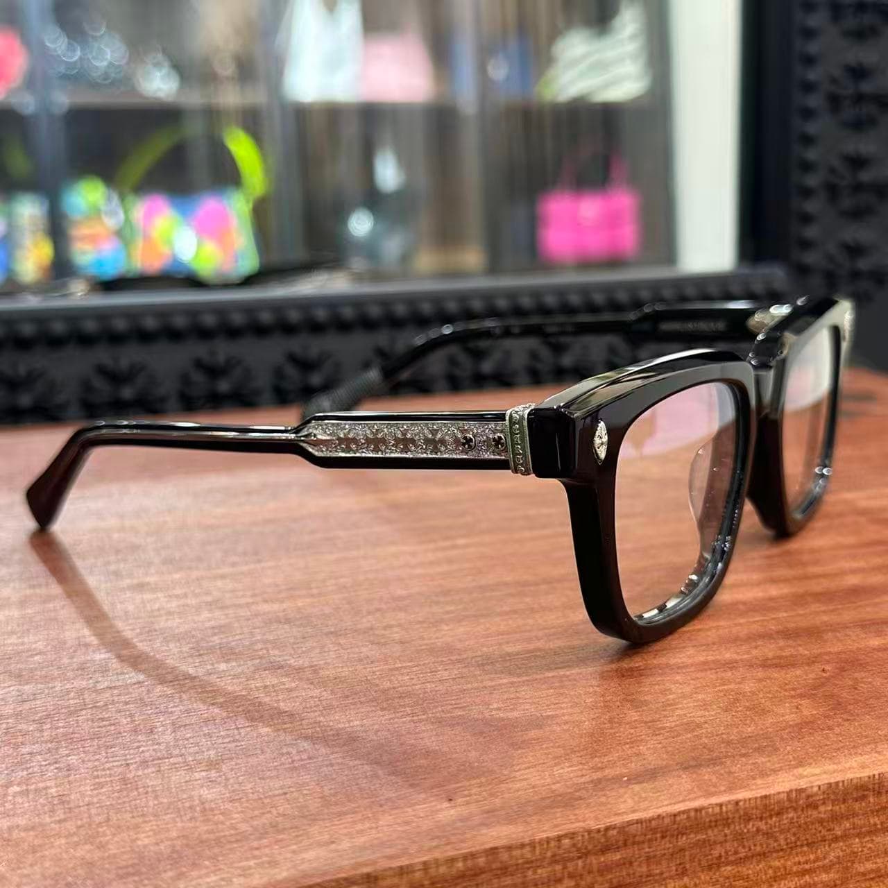 Очки Chrome Hearts AMBIDIXTROUS, боковой ракурс оправы