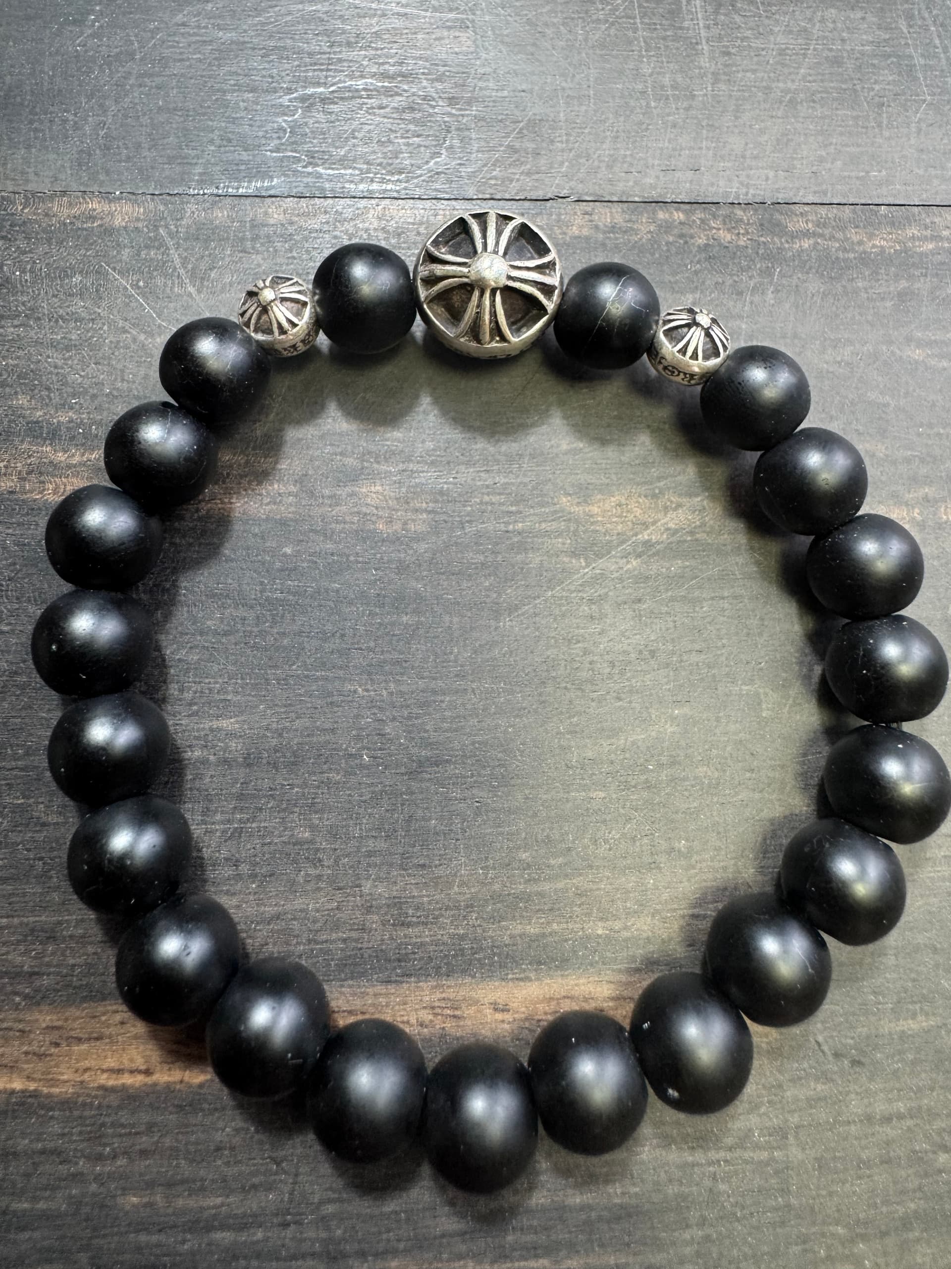 Браслет Chrome Hearts из камней 8 мм с серебряными вставками 925 пробы