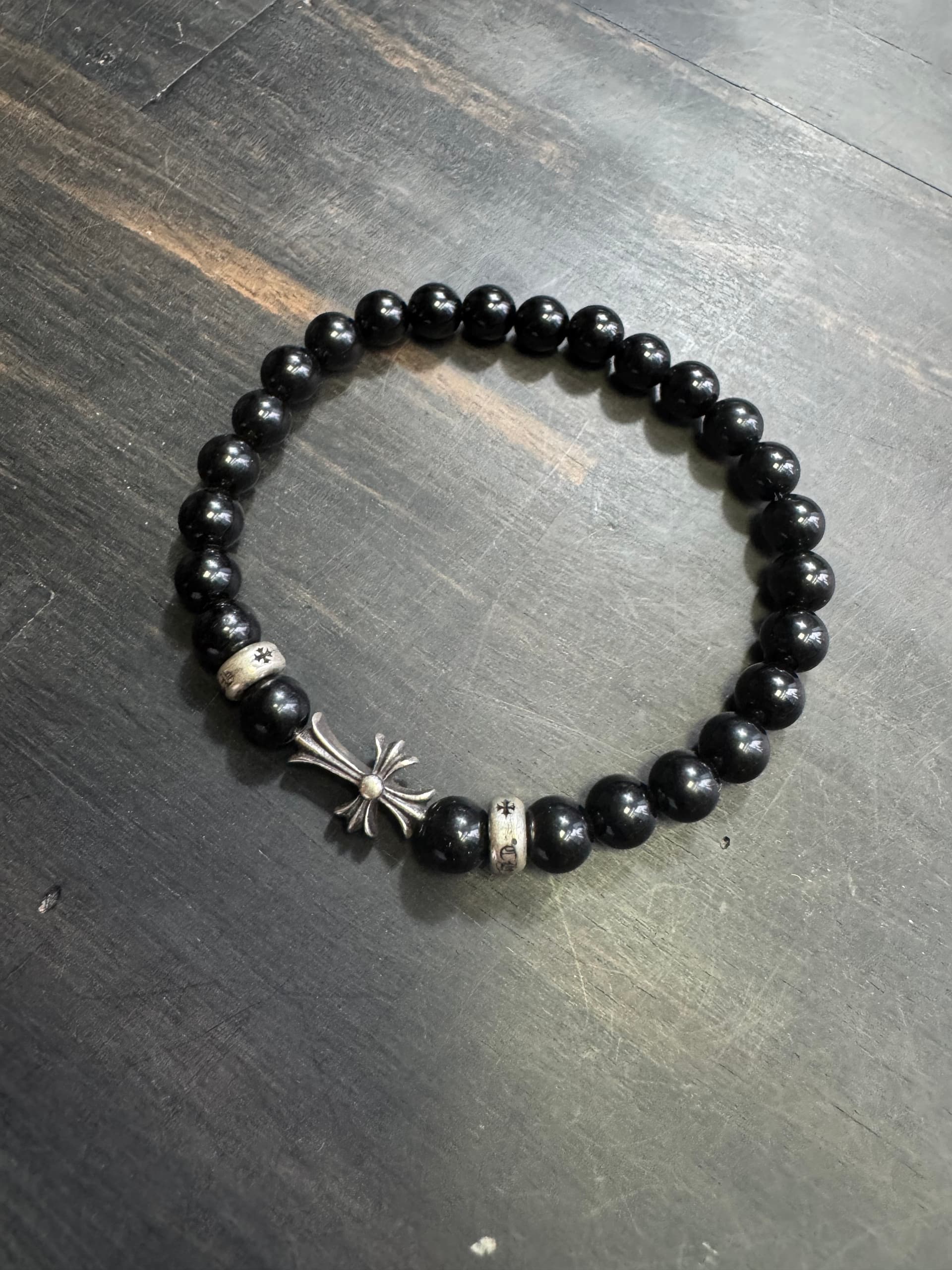 Браслет из камня и серебра 925 пробы Chrome Hearts под углом