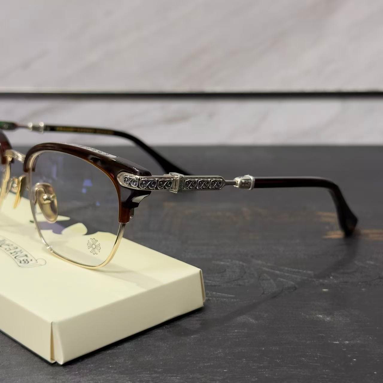 Оправа Chrome Hearts VERTICAL SMILE II, вид сбоку