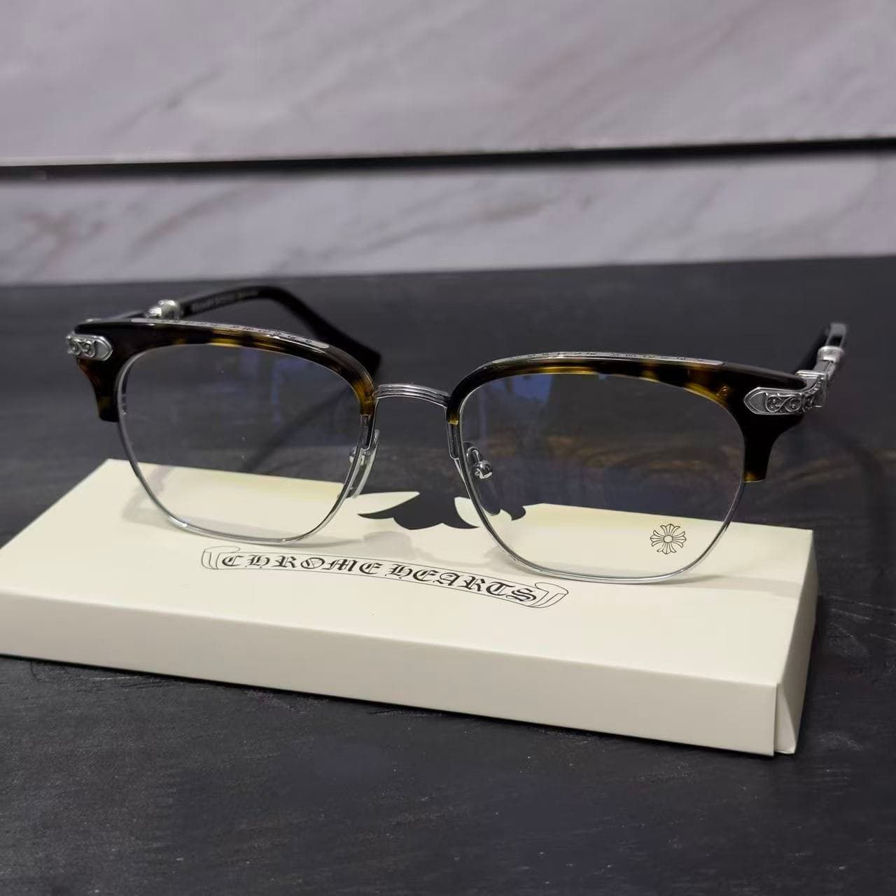 Очки Chrome Hearts VERTICAL SMILE II с прозрачными линзами, вид спереди