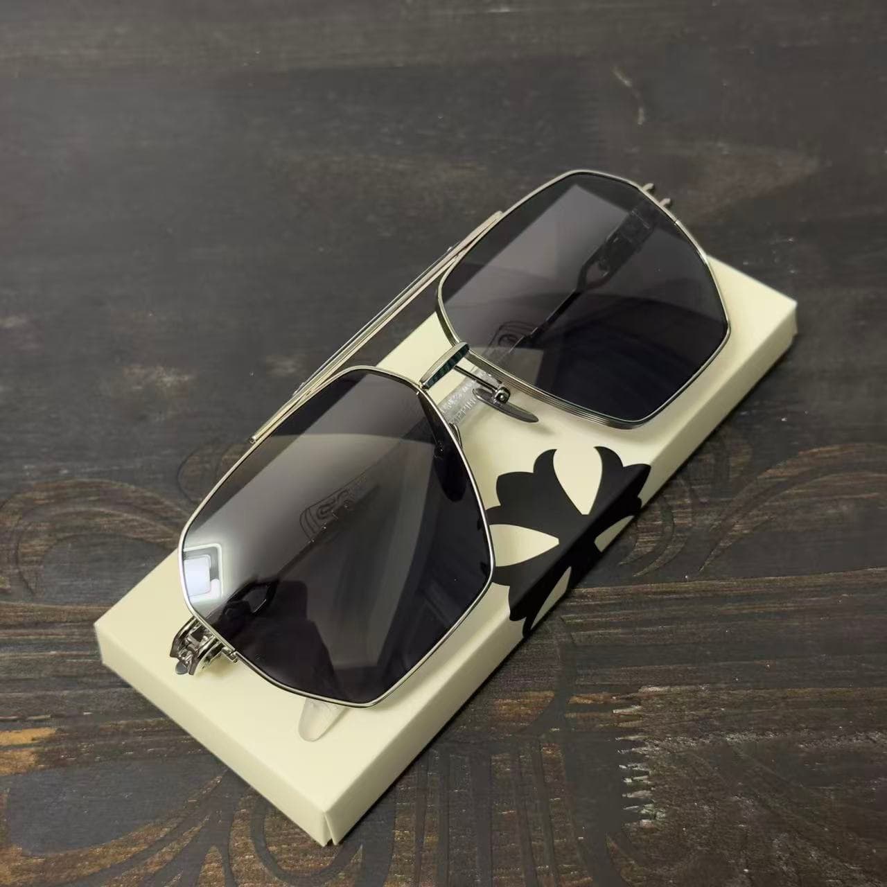 Очки Chrome Hearts RIPPING с тёмными линзами — общий вид сверху