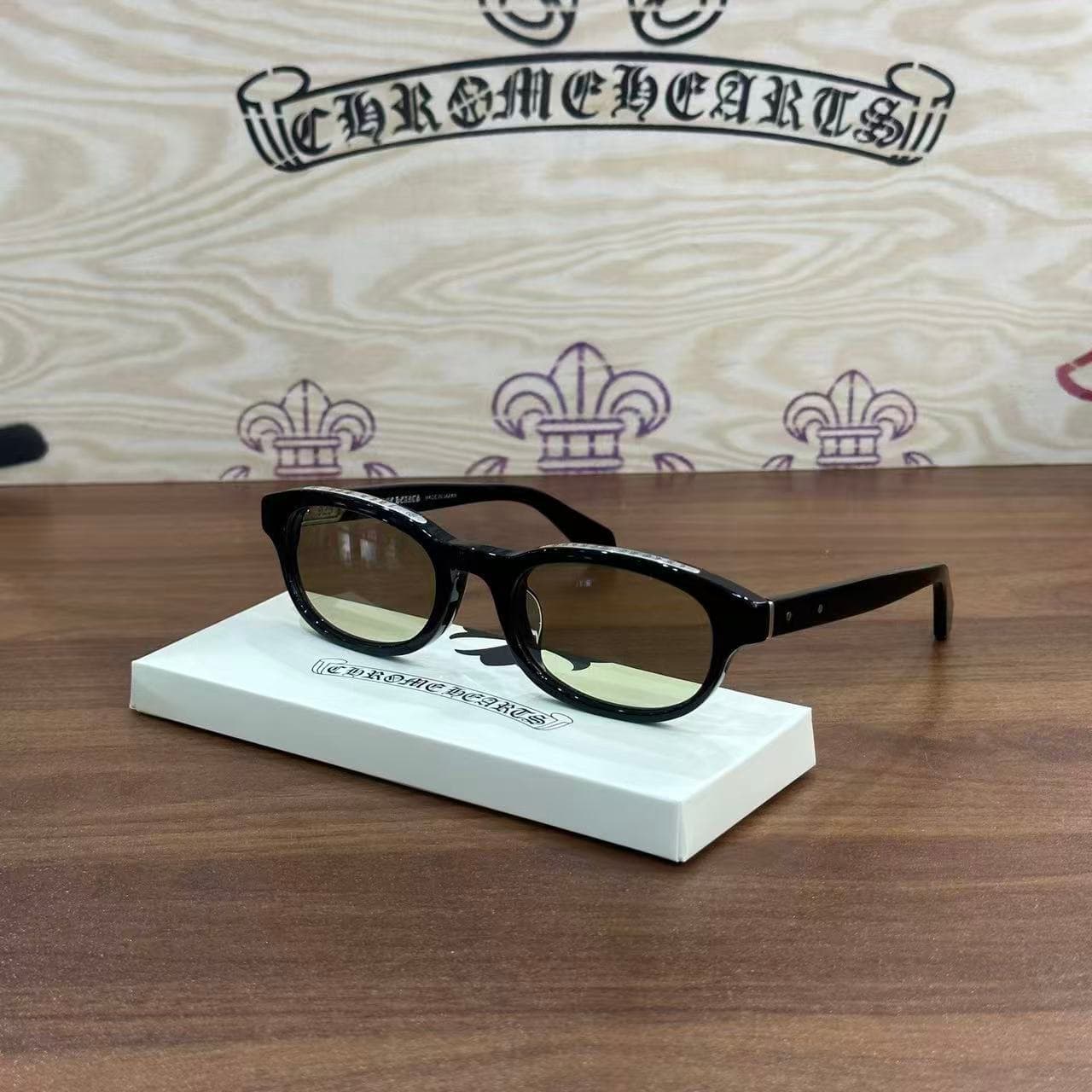 Очки Chrome Hearts LOWRIDER, ракурс три четверти слева