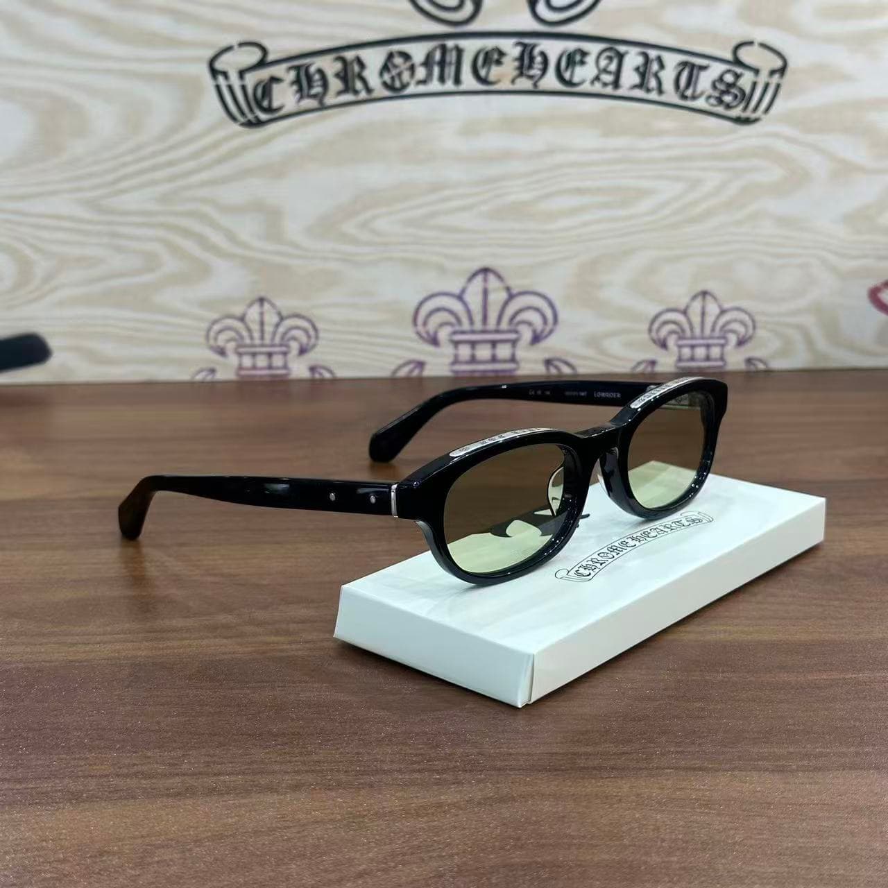 Очки Chrome Hearts LOWRIDER, вид сбоку