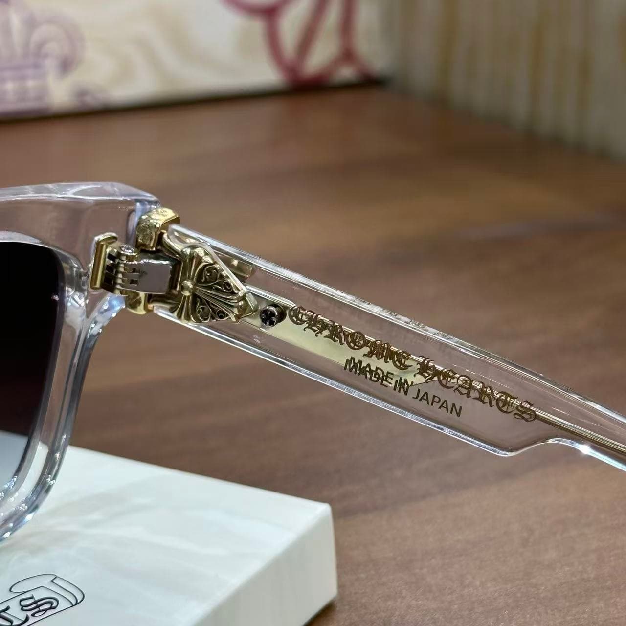 Маркировка Chrome Hearts Made in Japan на внутренней стороне заушника