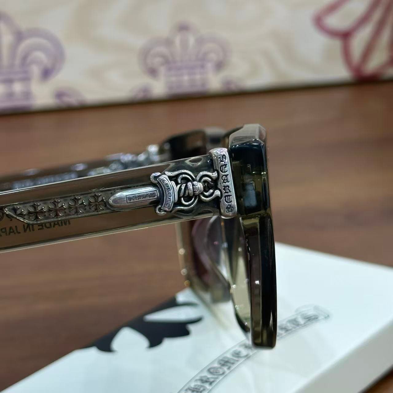Фурнитура из серебра 925 пробы на дужке очков Chrome Hearts BOX-OFFICER