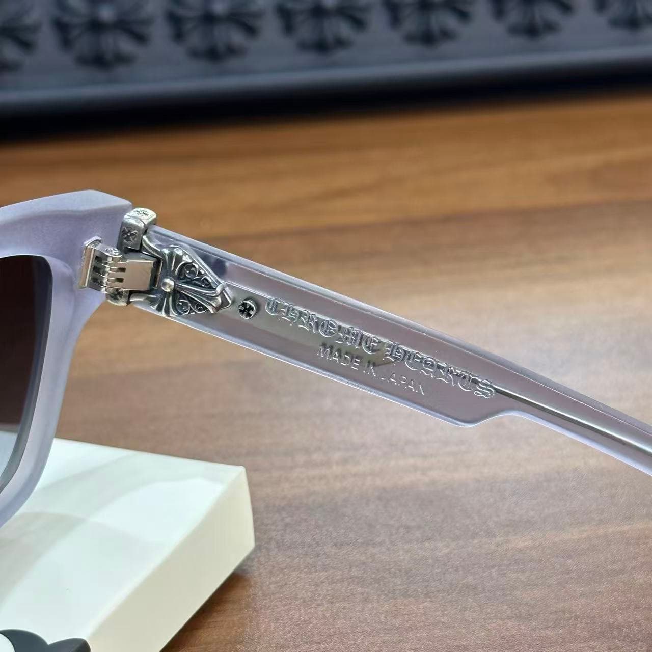 Серебряное крепление шарнира и гравировка Chrome Hearts Made in Japan