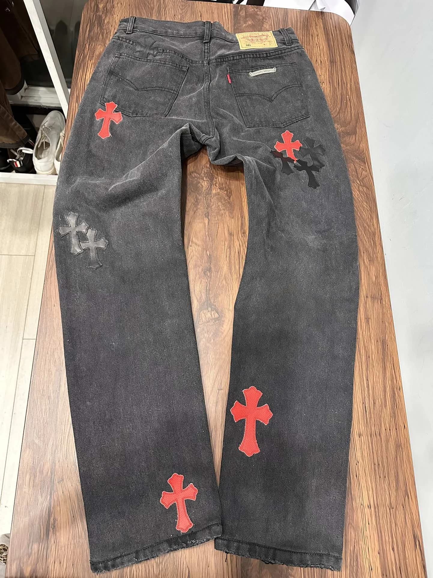 Джинсы Chrome Hearts 501 серо-черного цвета, вид сзади
