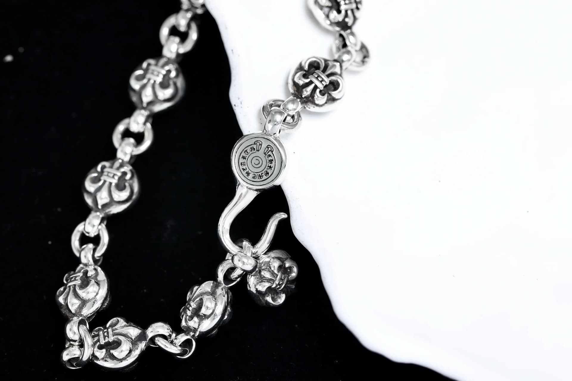 Подвеска и застёжка-крючок браслета Chrome Hearts