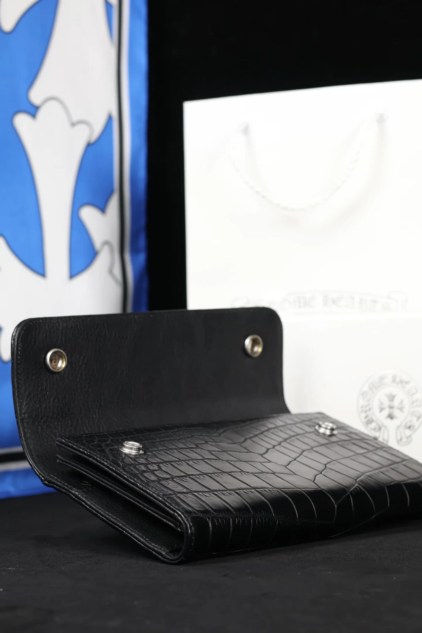 Полуоткрытый трехстворчатый кошелек Chrome Hearts