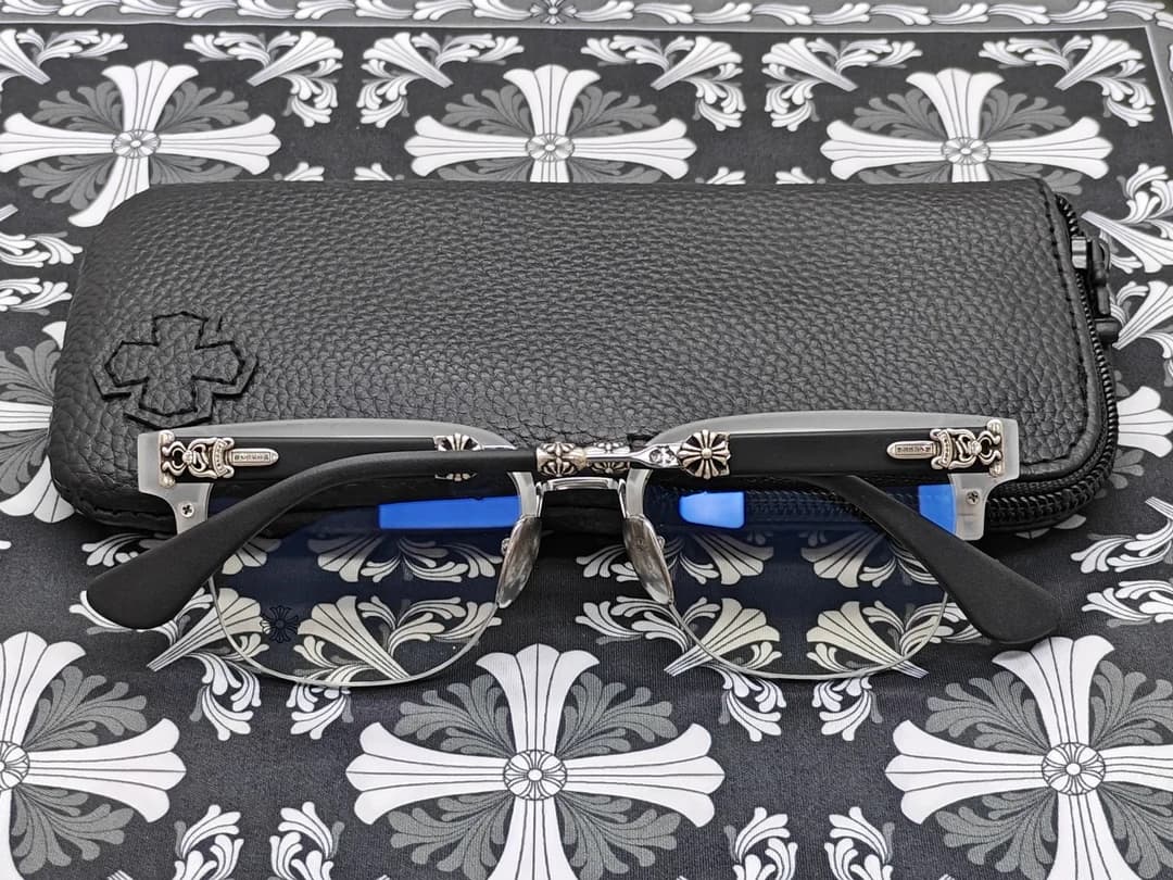 Очки Chrome Hearts Evagilist, вид сзади со стороны заушников