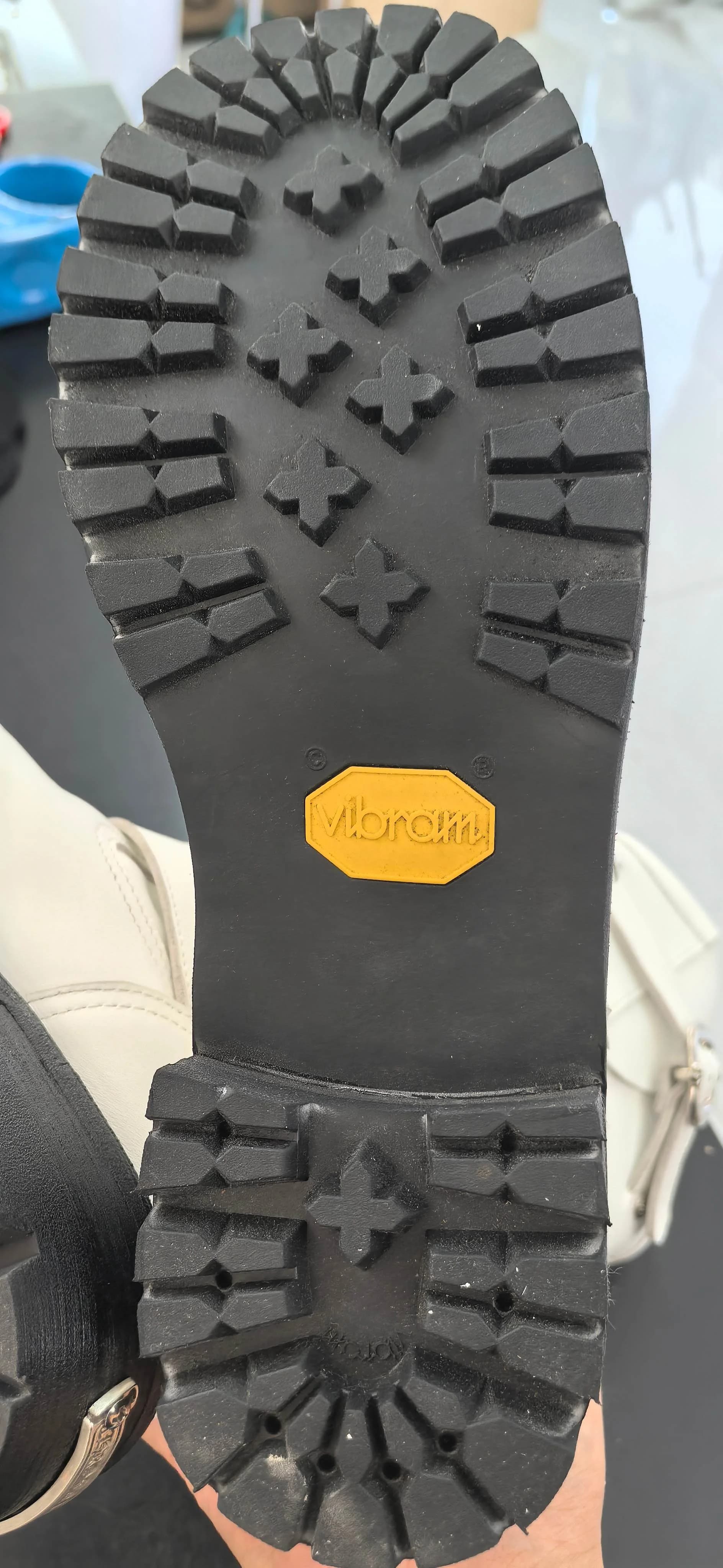 Черная протекторная подошва Vibram сапог Chrome Hearts x Wesco