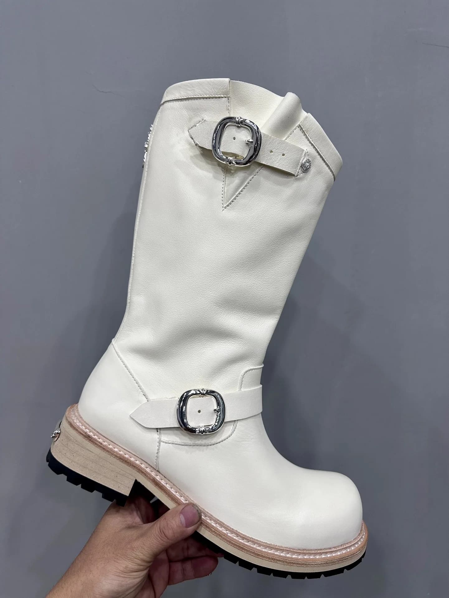 Белые кожаные сапоги Chrome Hearts x Wesco с ремешками