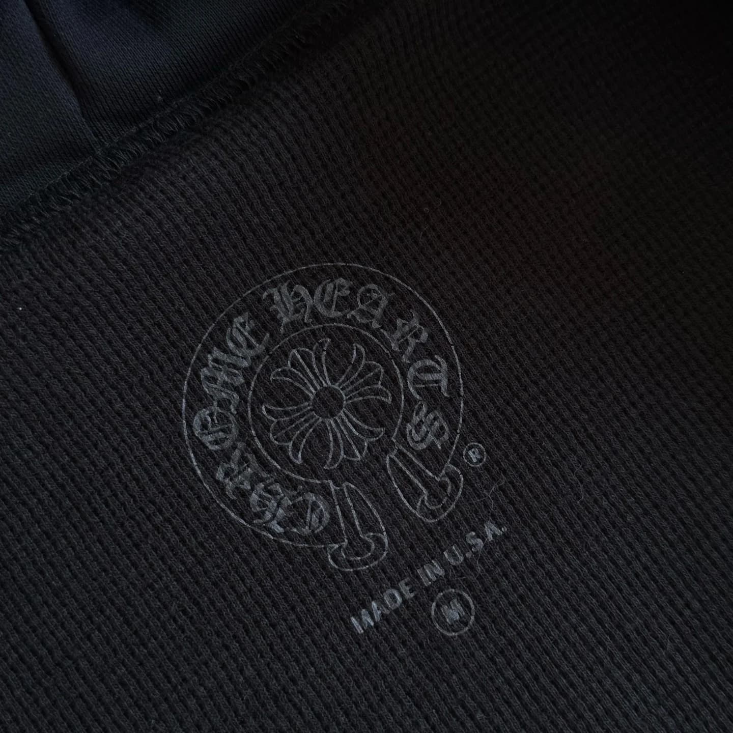 Внутренний принт с размером на вафельной подкладке худи Chrome Hearts