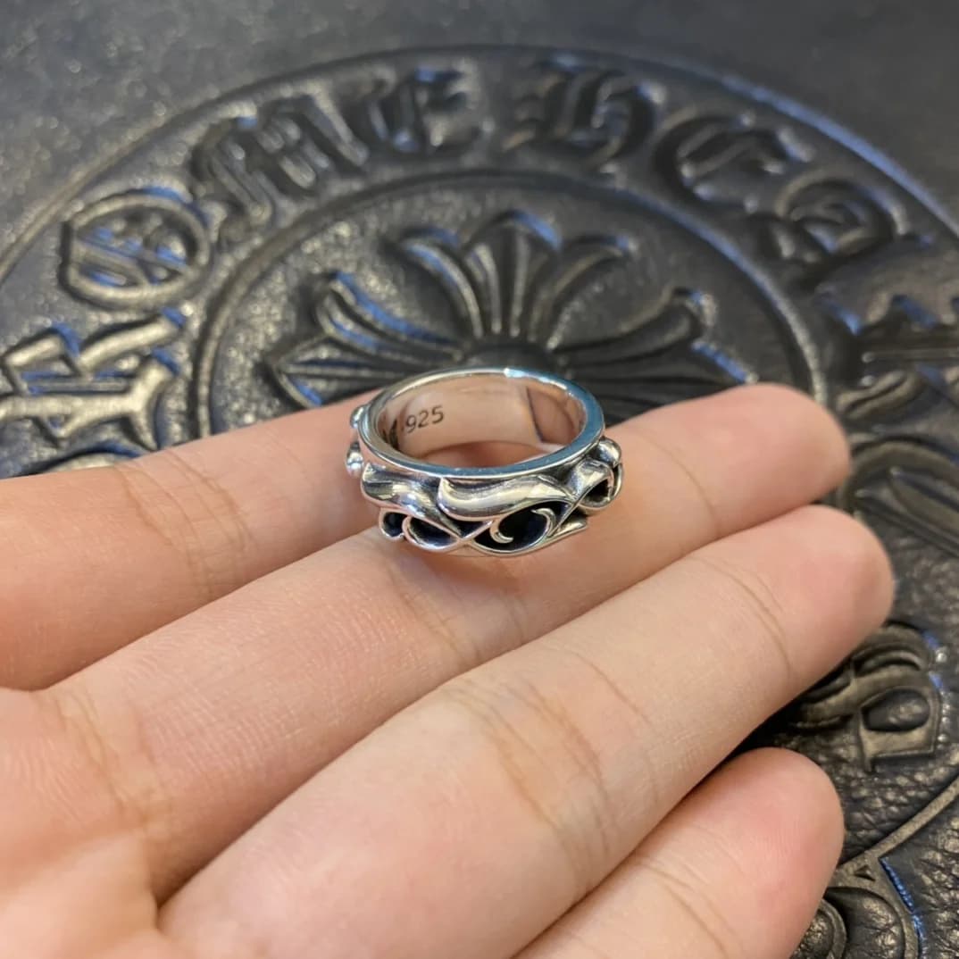 Серебряное кольцо Chrome Hearts Double Narrow Vine с растительным орнаментом на ладони