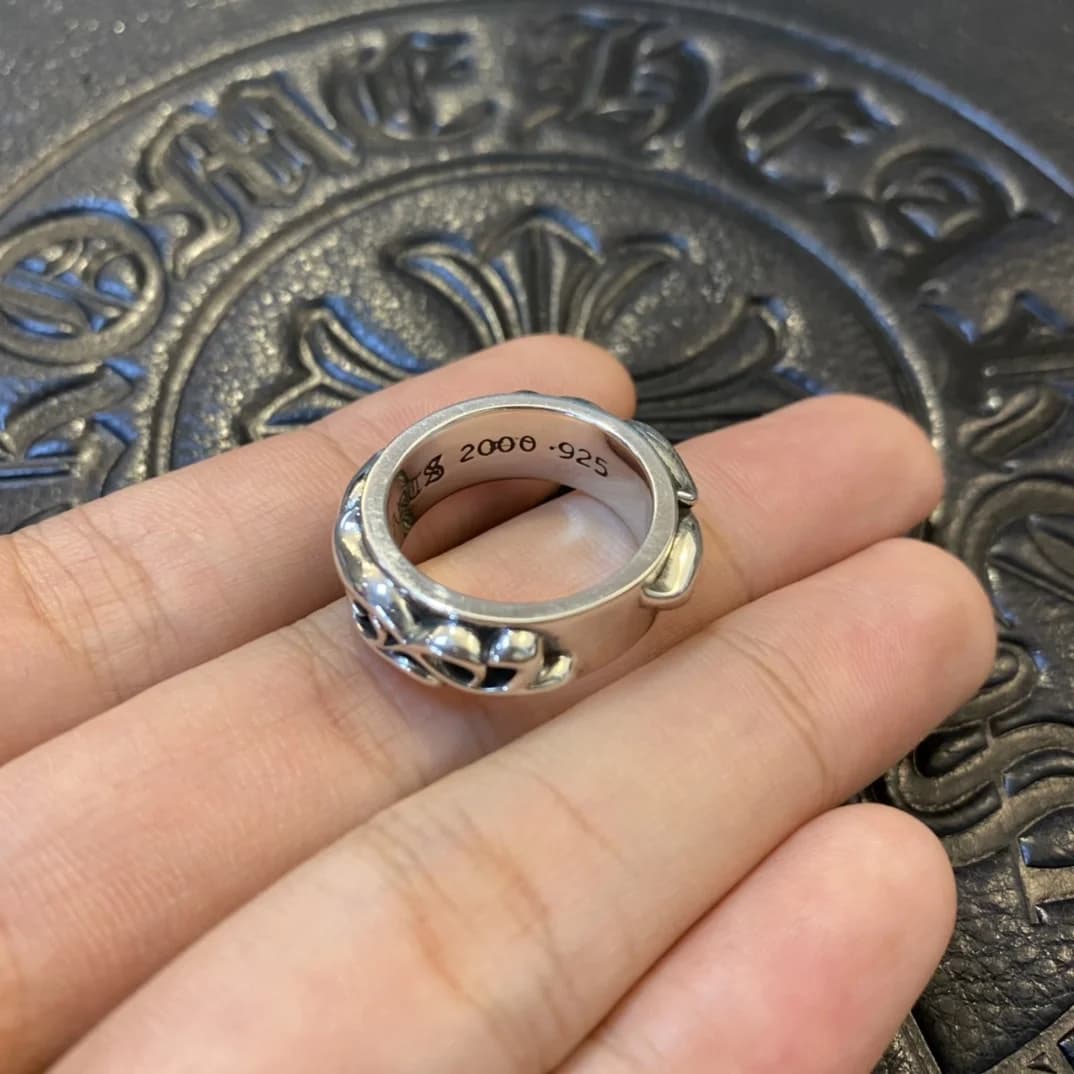 Гравировка года и пробы 2000 .925 на внутренней стороне кольца Chrome Hearts