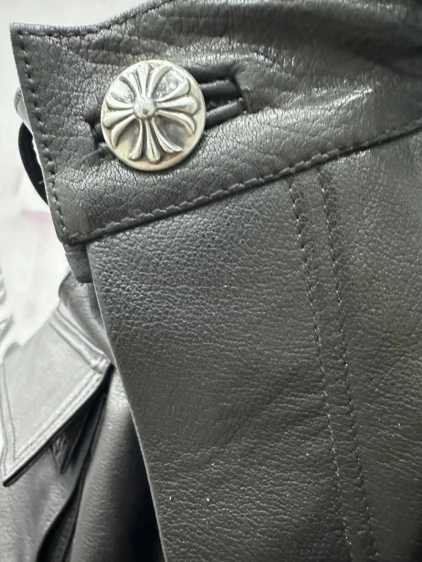 Серебряная пуговица-болт с крестом Chrome Hearts