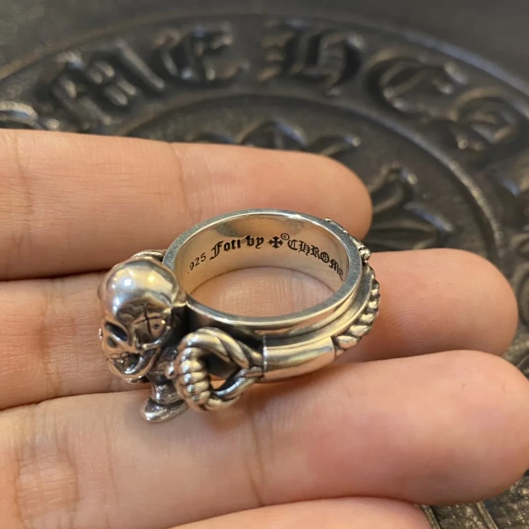 Гравировка 925 Foti by Chrome Hearts на внутренней стороне кольца