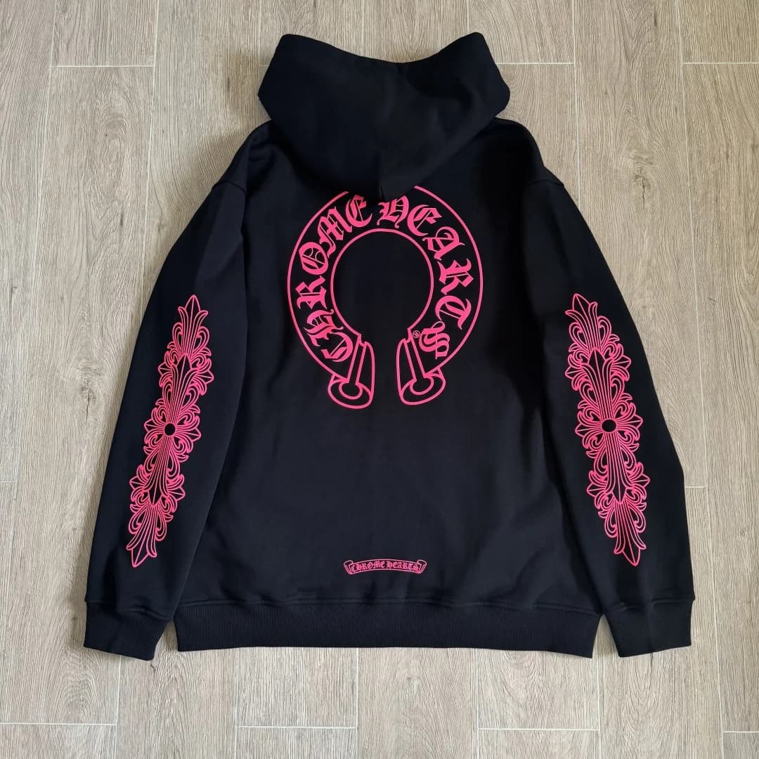 Черное худи Chrome Hearts с розовым принтом подковы на спине