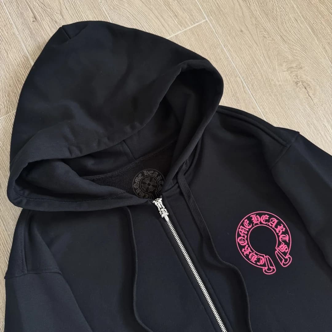 Капюшон и воротник зип-худи Chrome Hearts