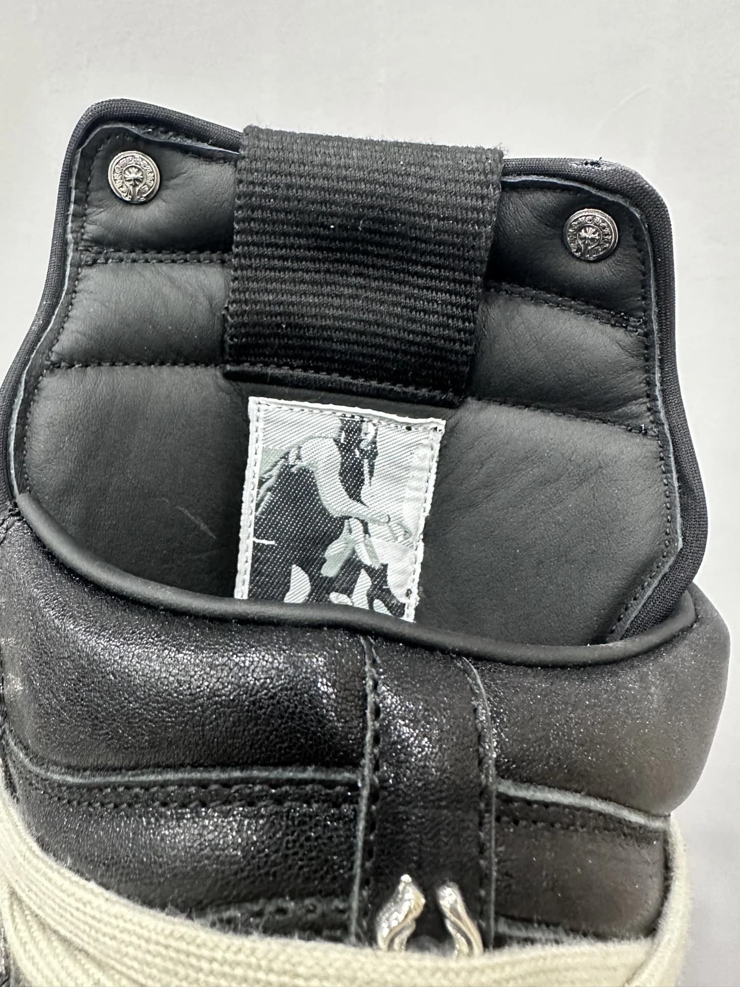 Внутренняя сторона язычка кед Chrome Hearts x Rick Owens Geobasket