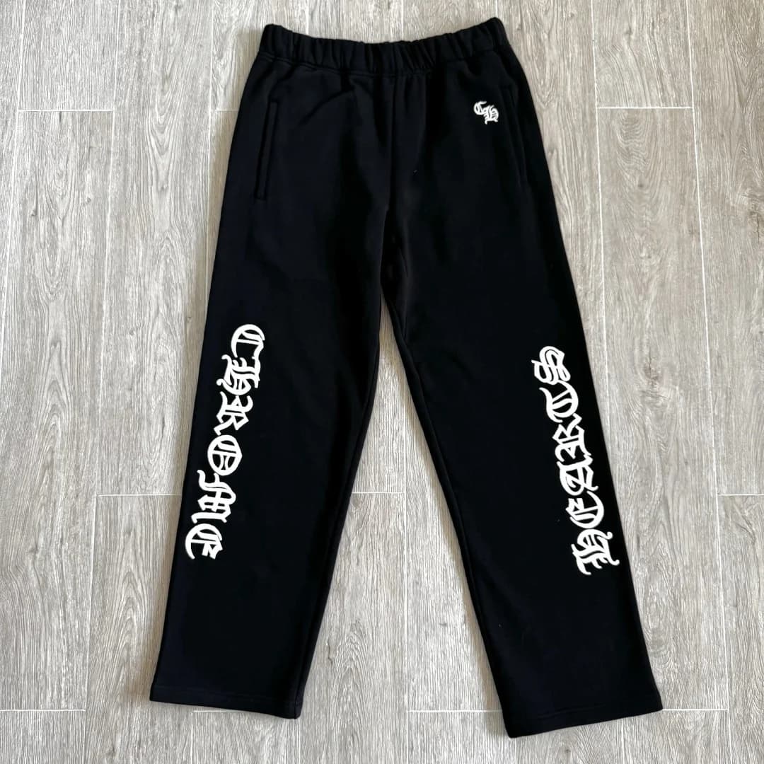 Черные спортивные штаны Chrome Hearts, вид спереди