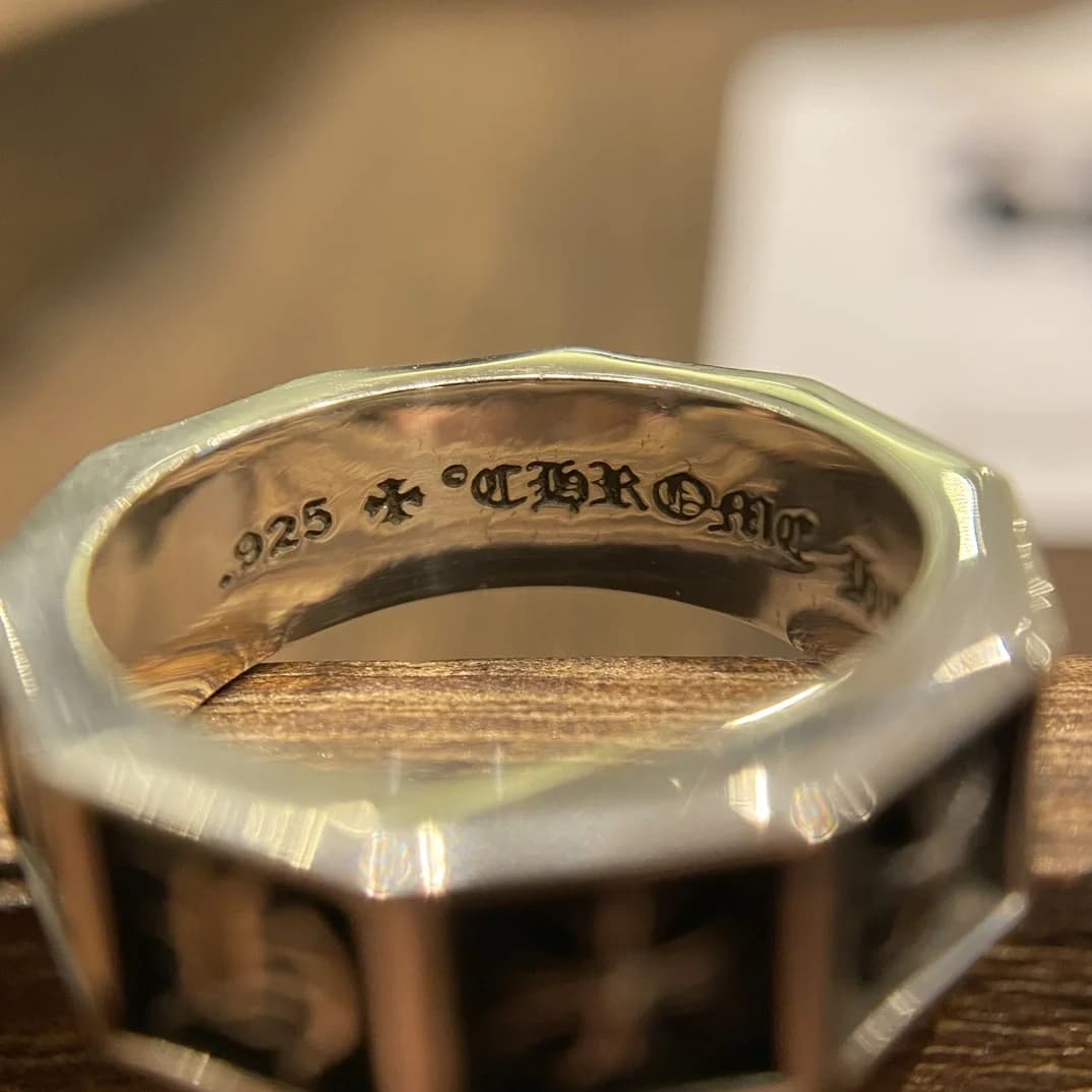 Внутренняя гравировка 925 и логотип Chrome Hearts внутри кольца