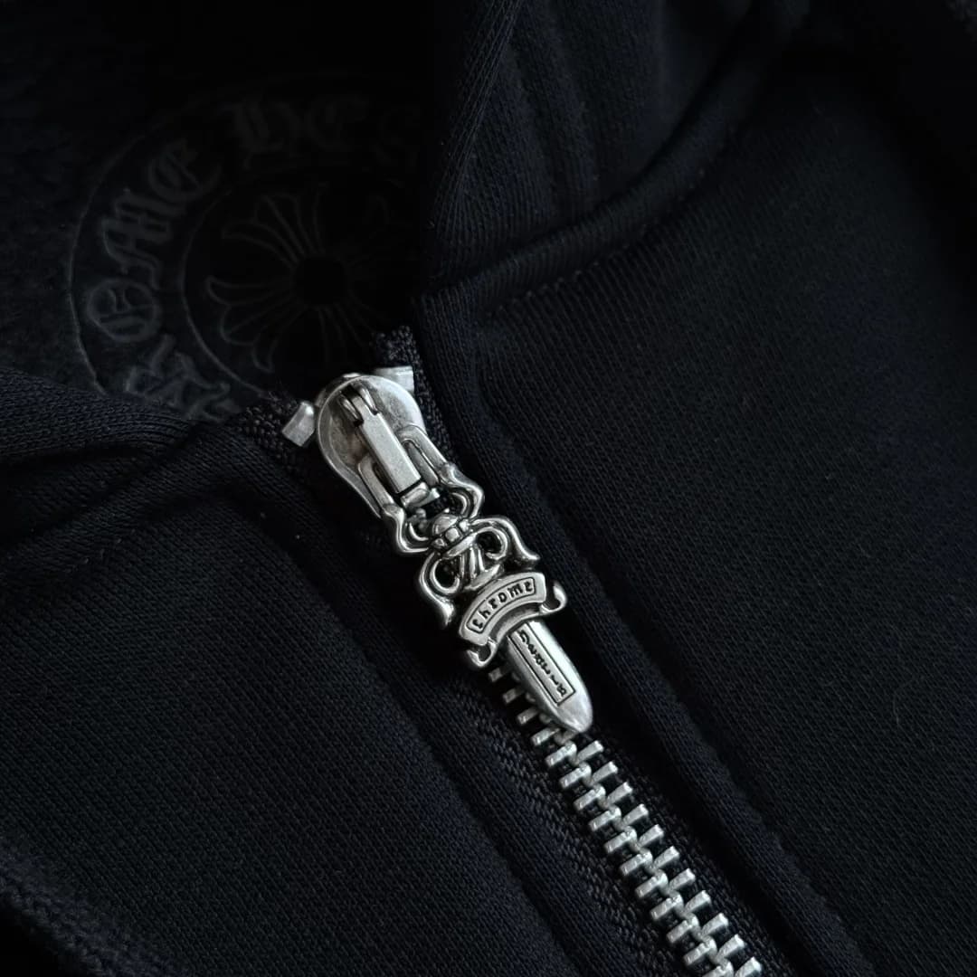 Серебряный пуллер молнии в виде кинжала Chrome Hearts